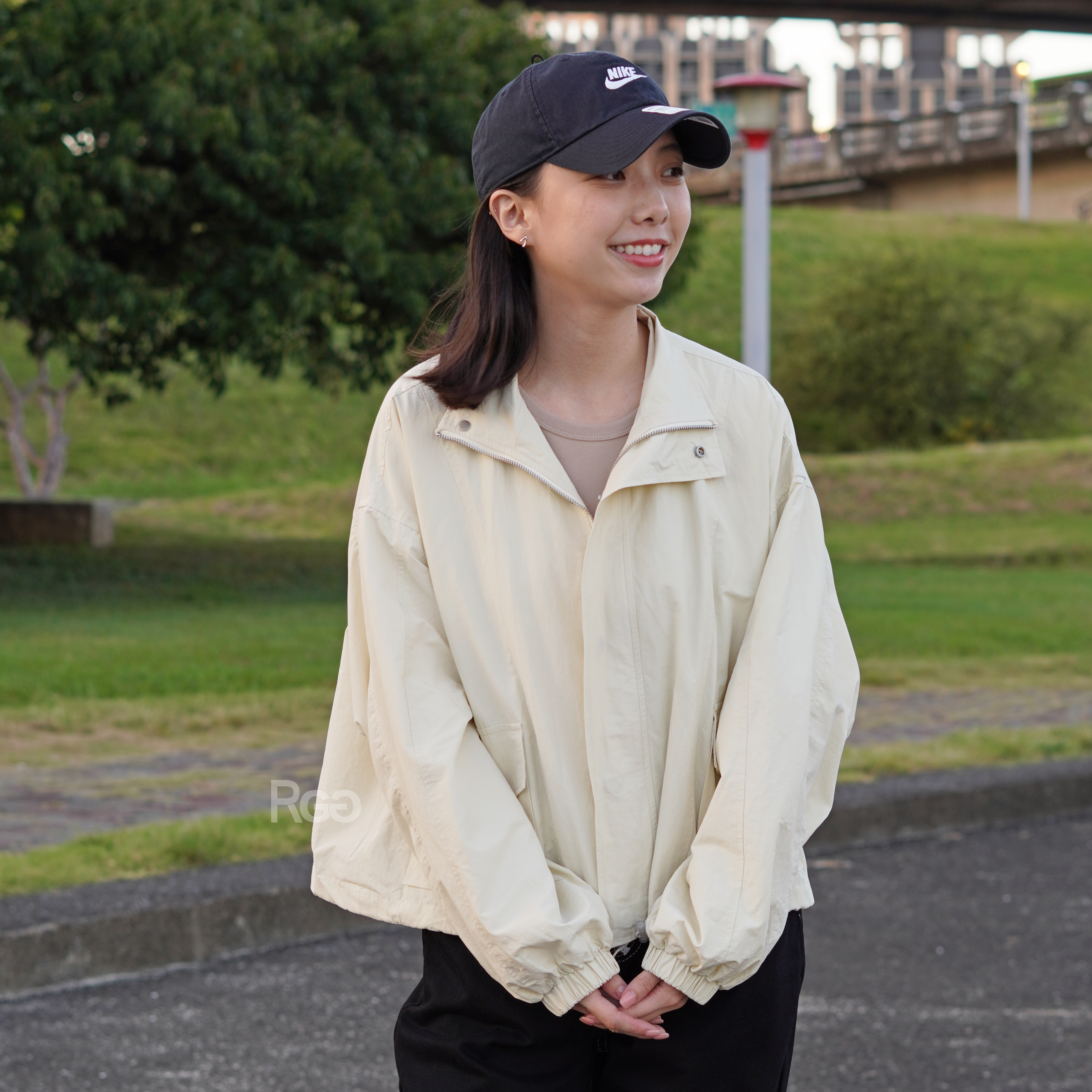 #1703 下擺抽繩短版風衣外套