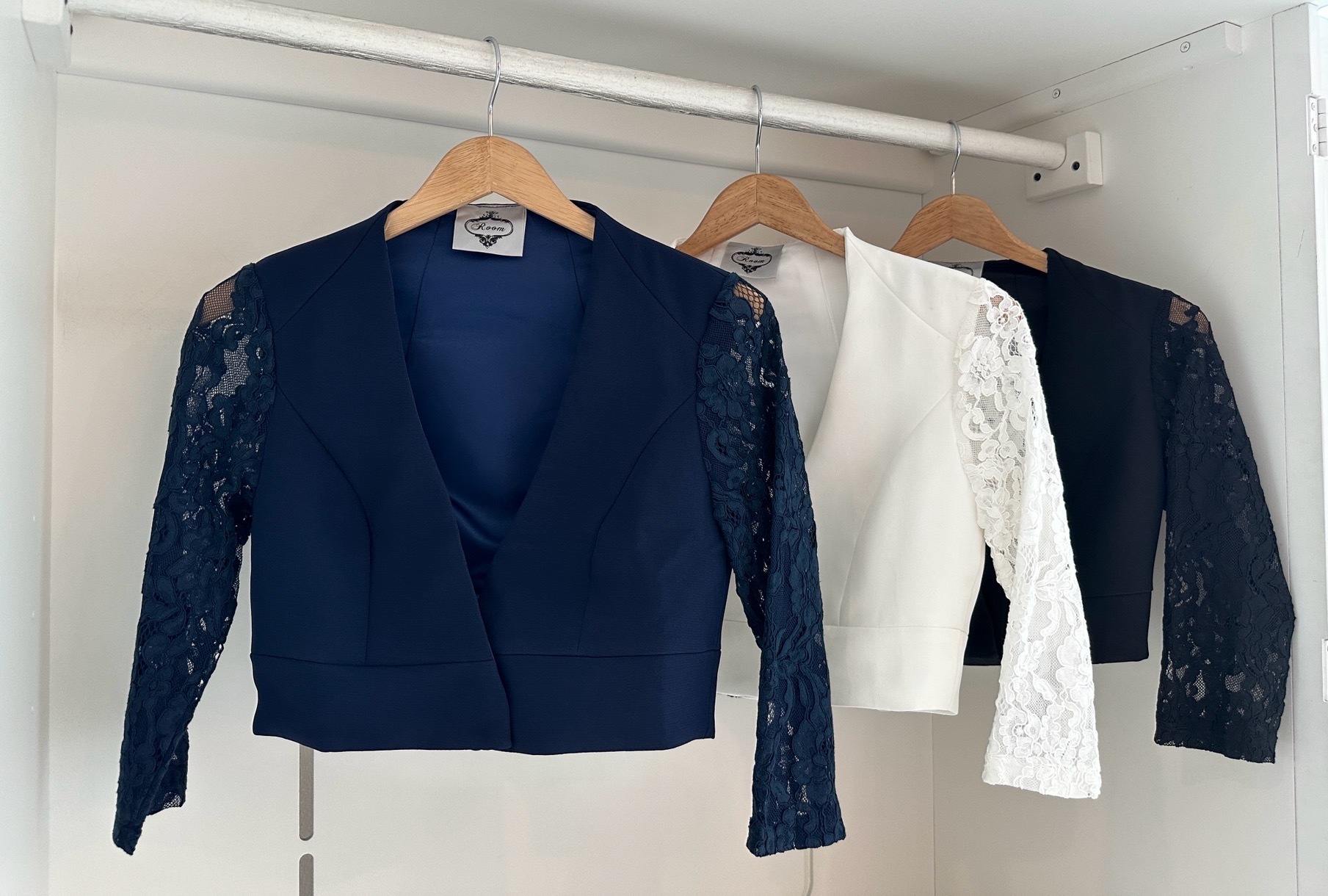 LACE SLEEVE CROP JACKET