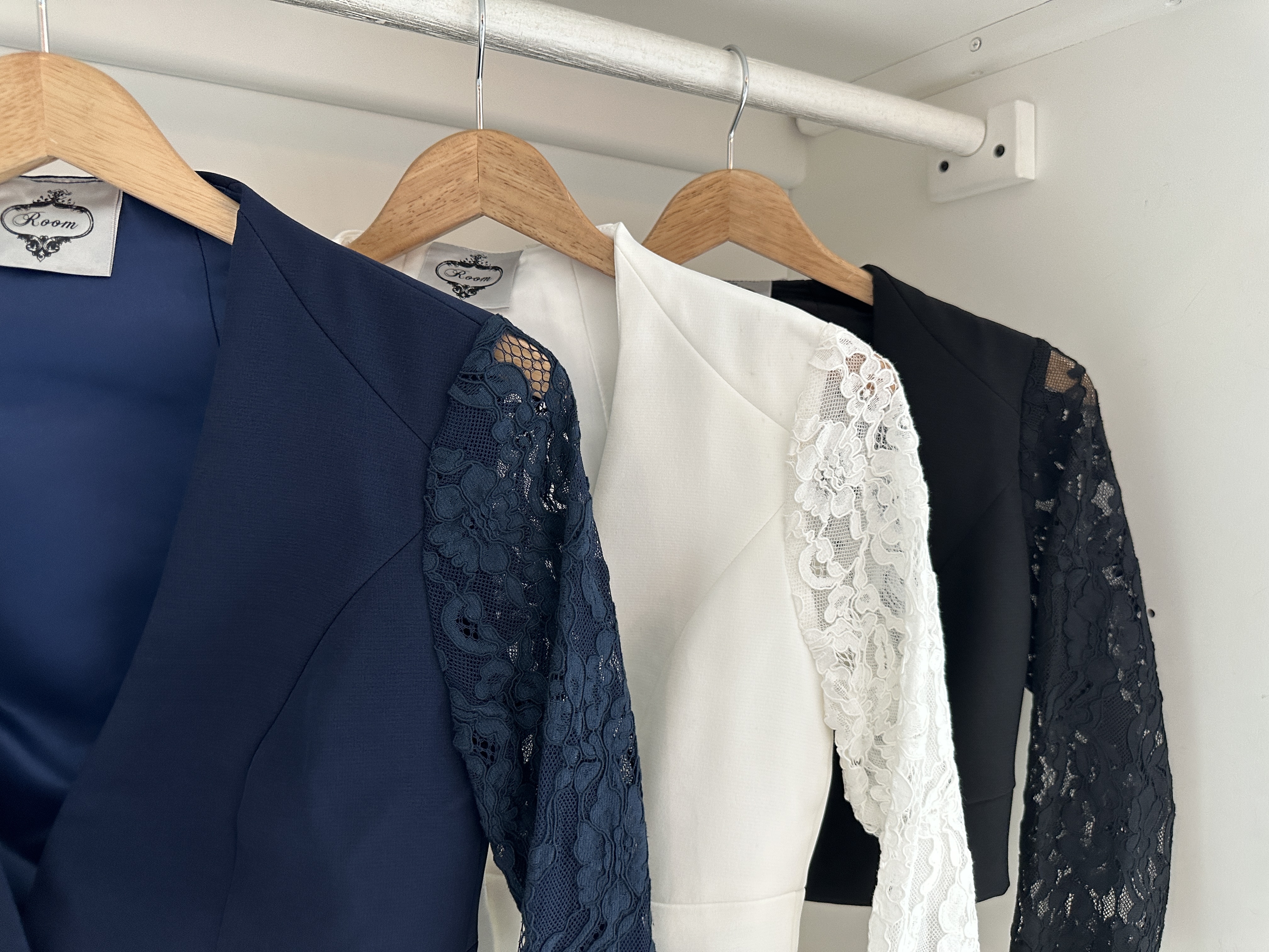 LACE SLEEVE CROP JACKET