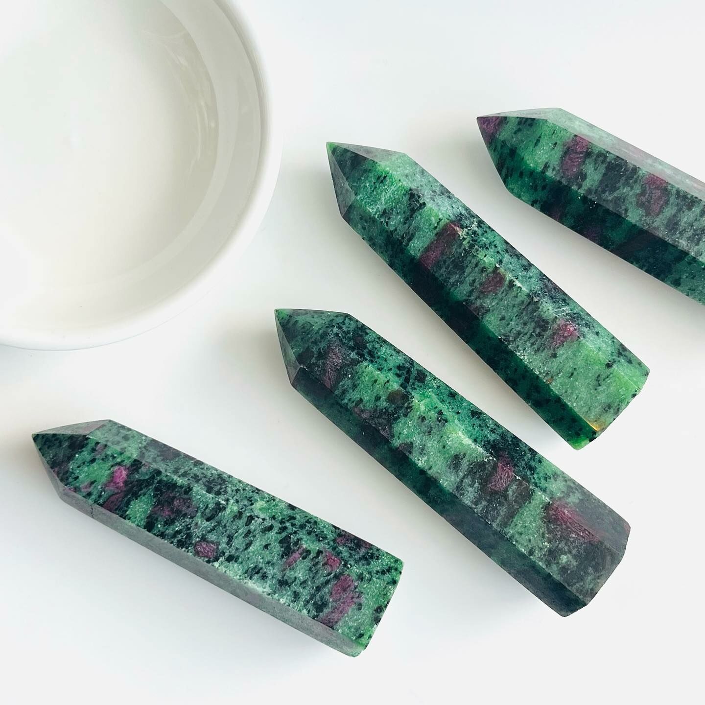 [原石] 紅綠寶 水晶柱