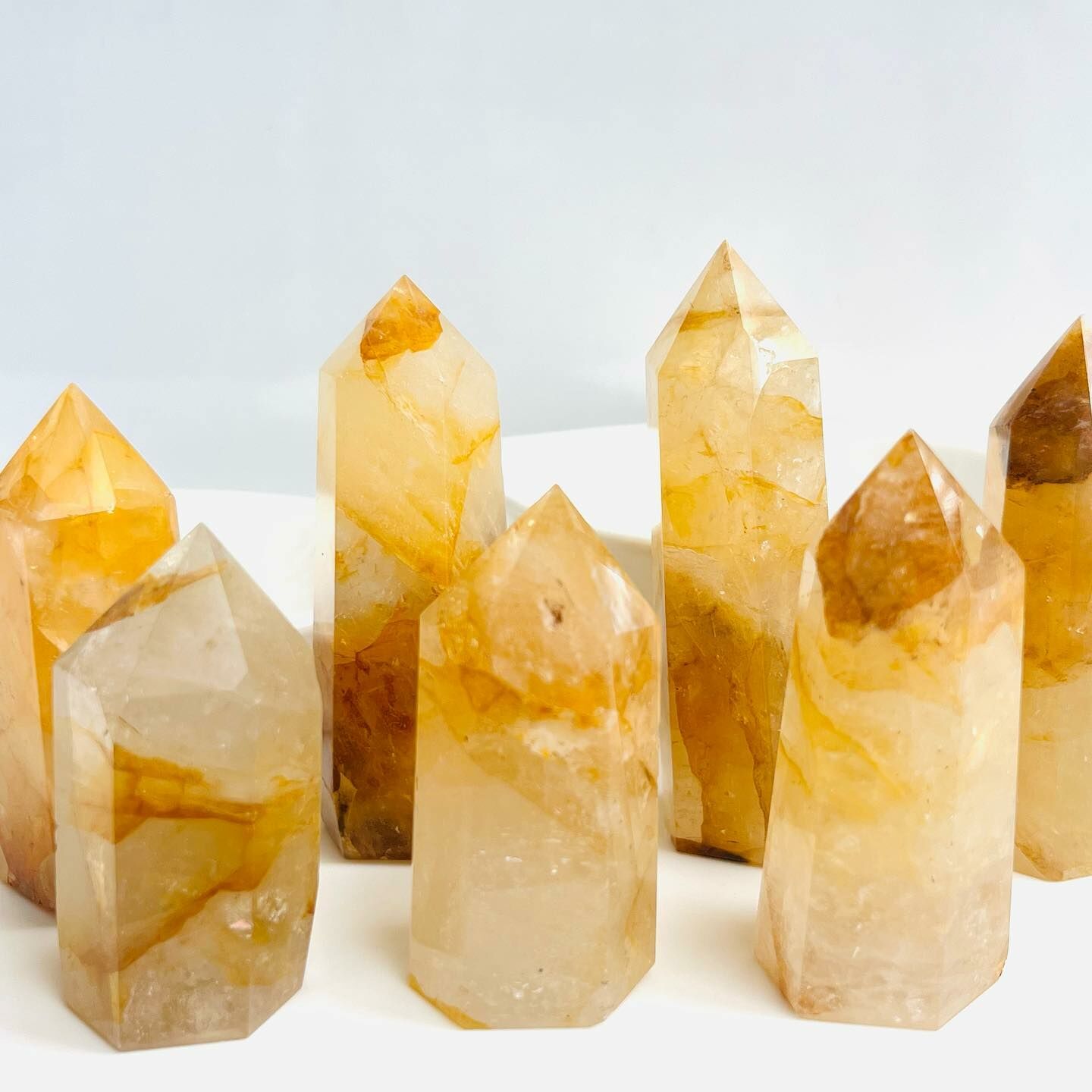 [原石] 黃金療癒者 /黃膠花 水晶柱