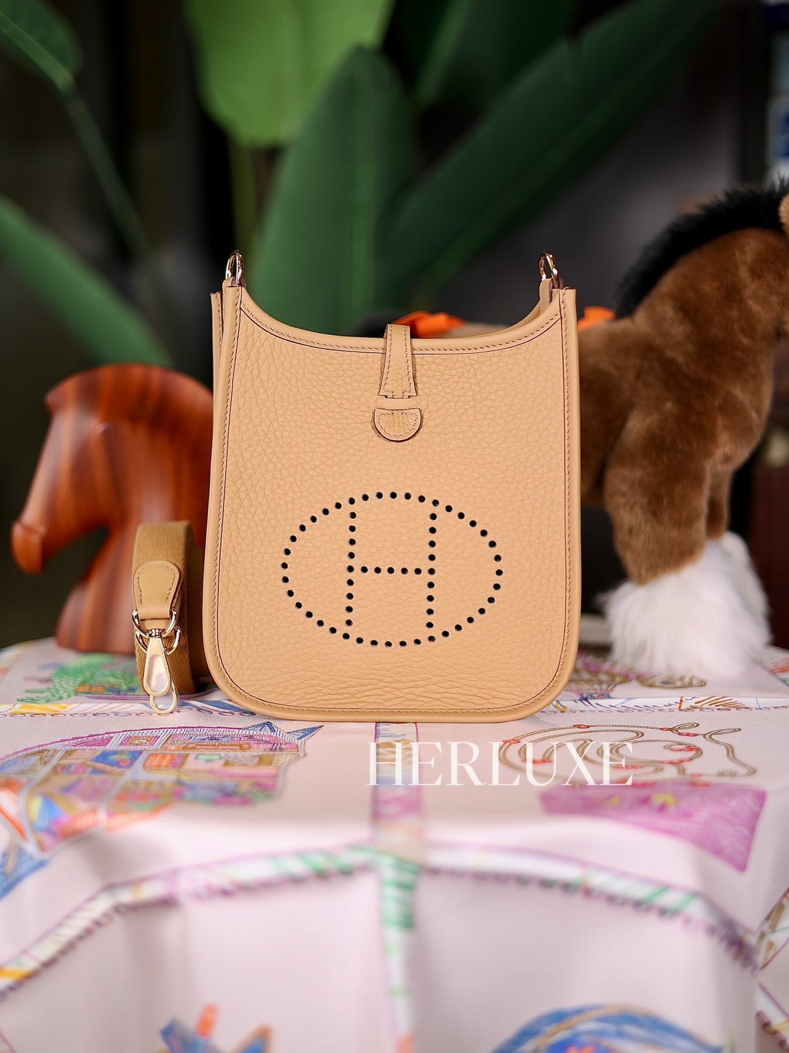 Evelyne mini 4B biscuit cc tc W  (一代：肩帶長105cm）