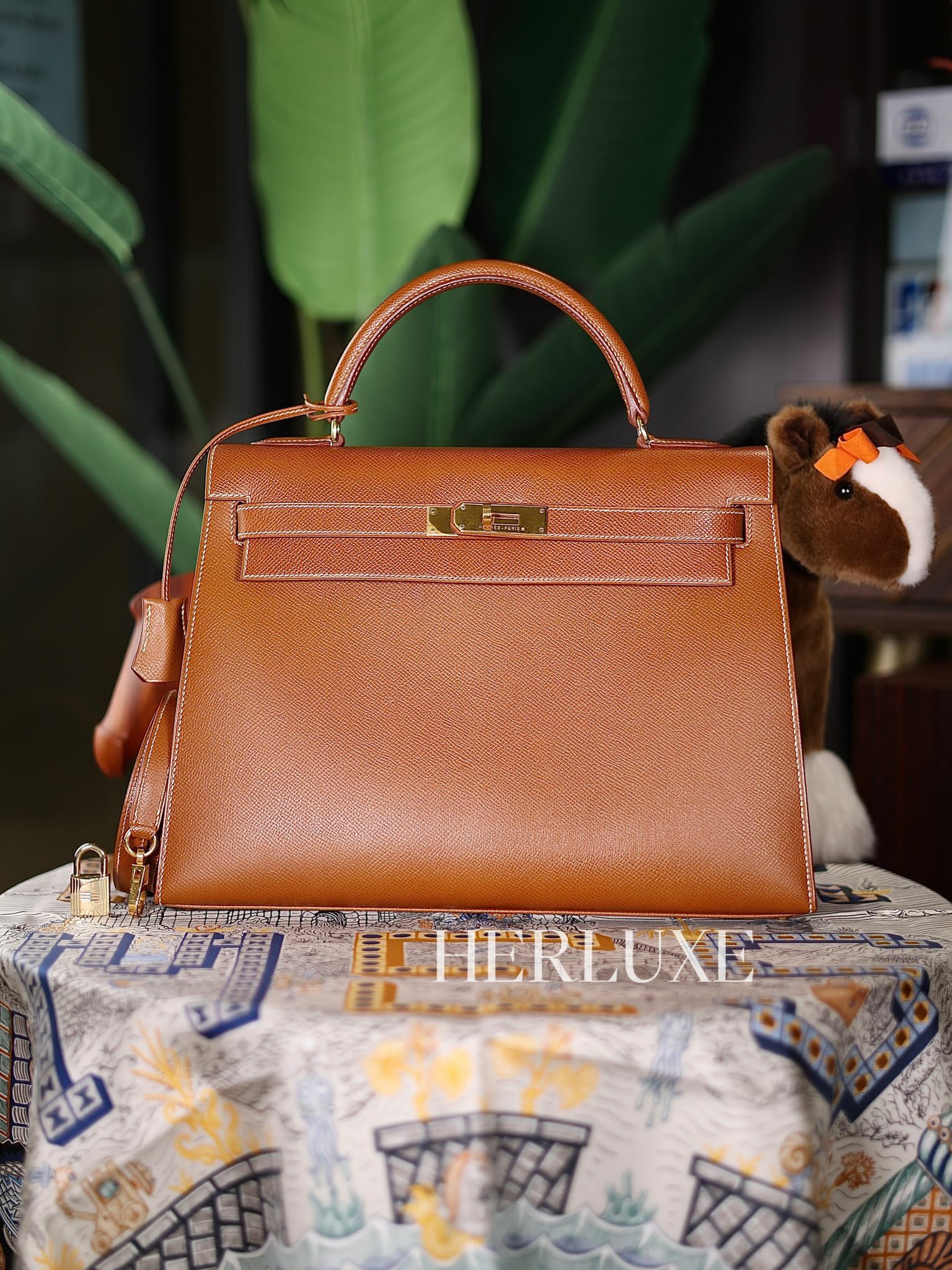 Kelly 32 37 gold cc epsom