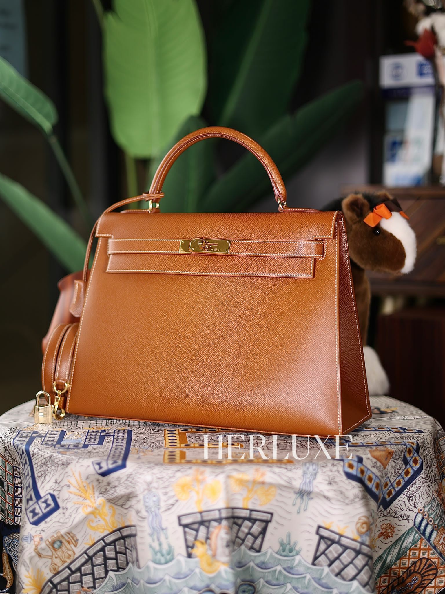 Kelly 32 37 gold cc epsom