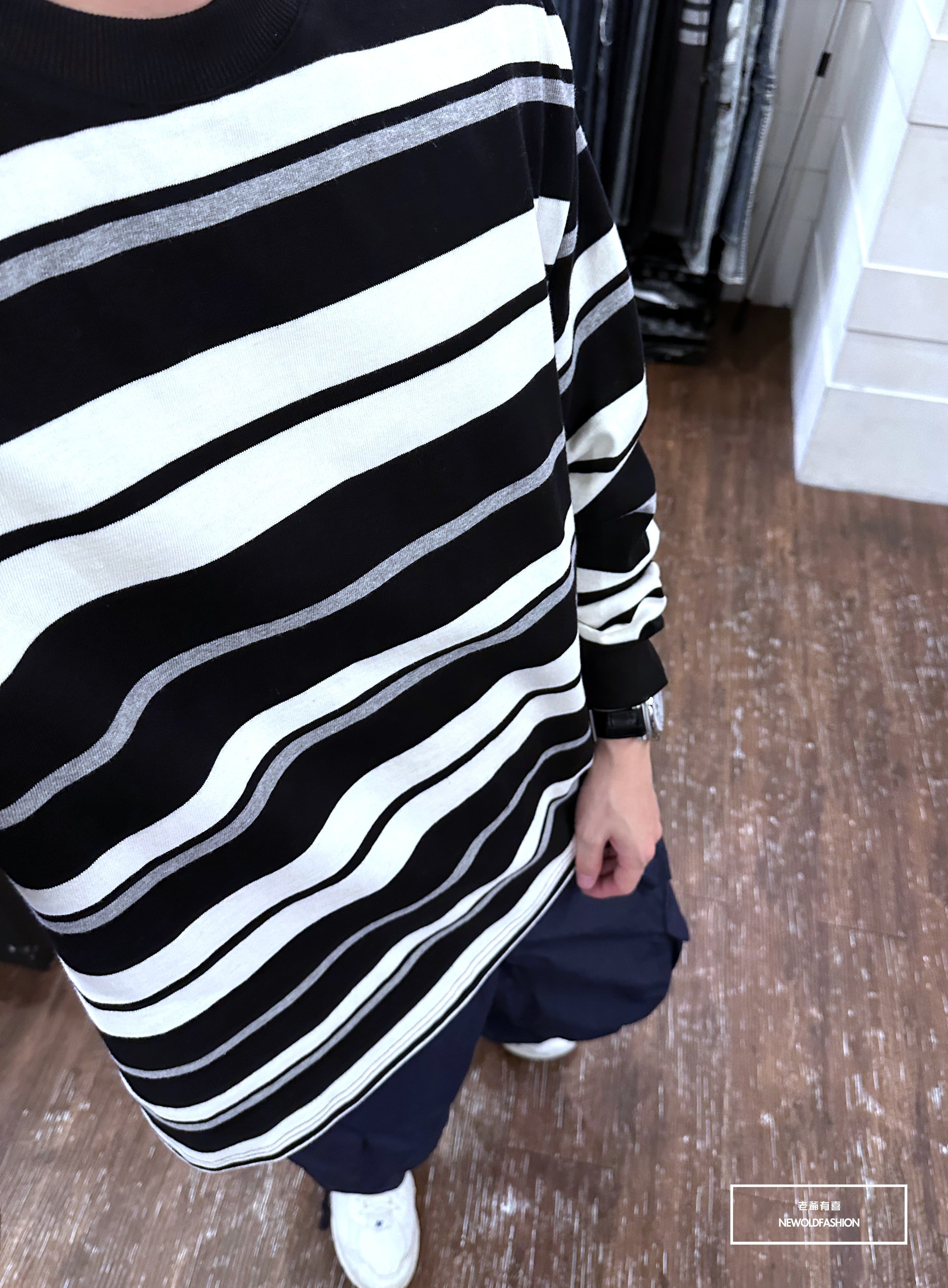 『新品上市』重磅撞色條紋圓領大學T-黑(NOF23091020)