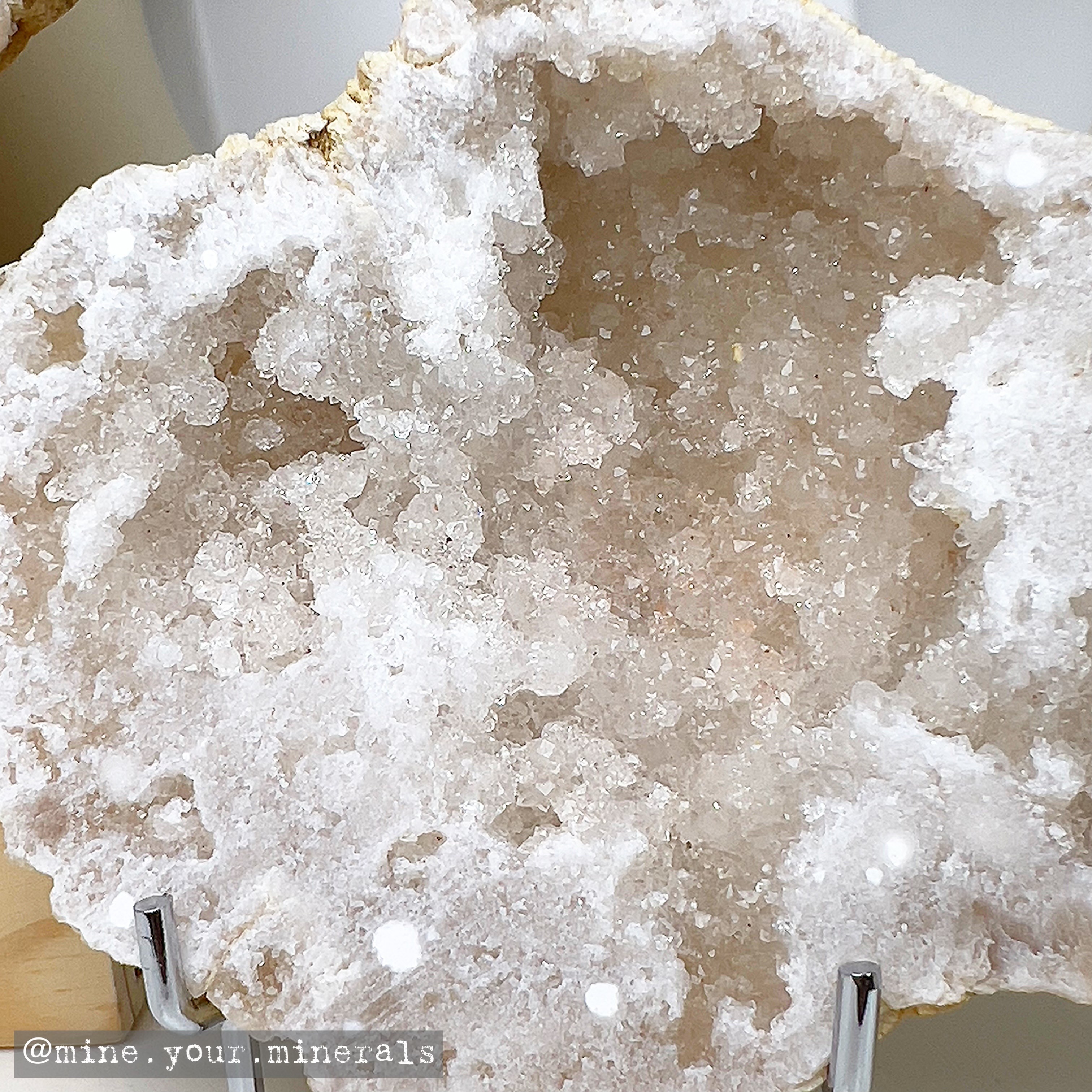 白水晶對洞
