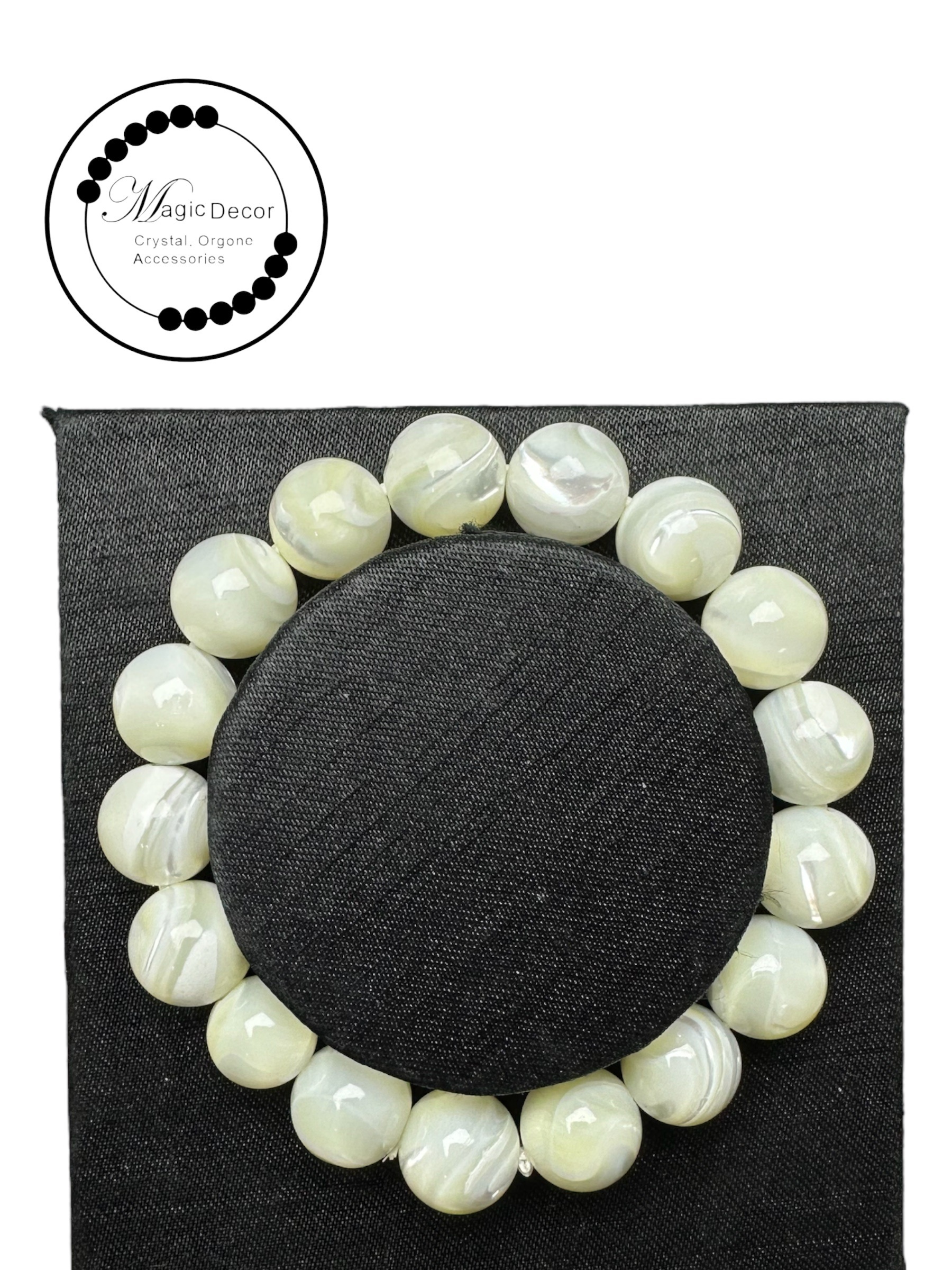 251013 - D33 11mm+白貝母手串