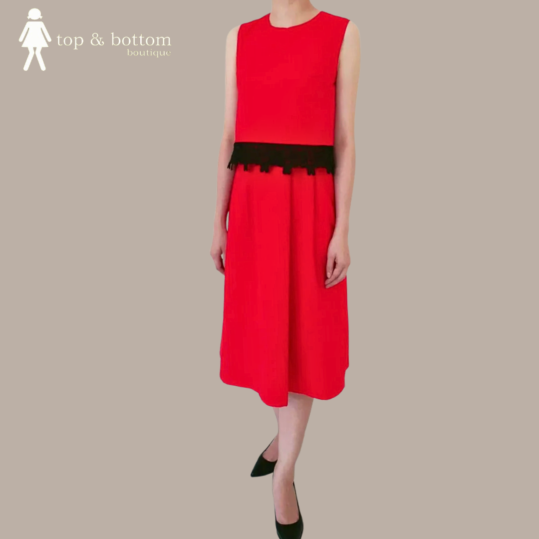 BLACK LACE WAISTED SHIFT DRESS