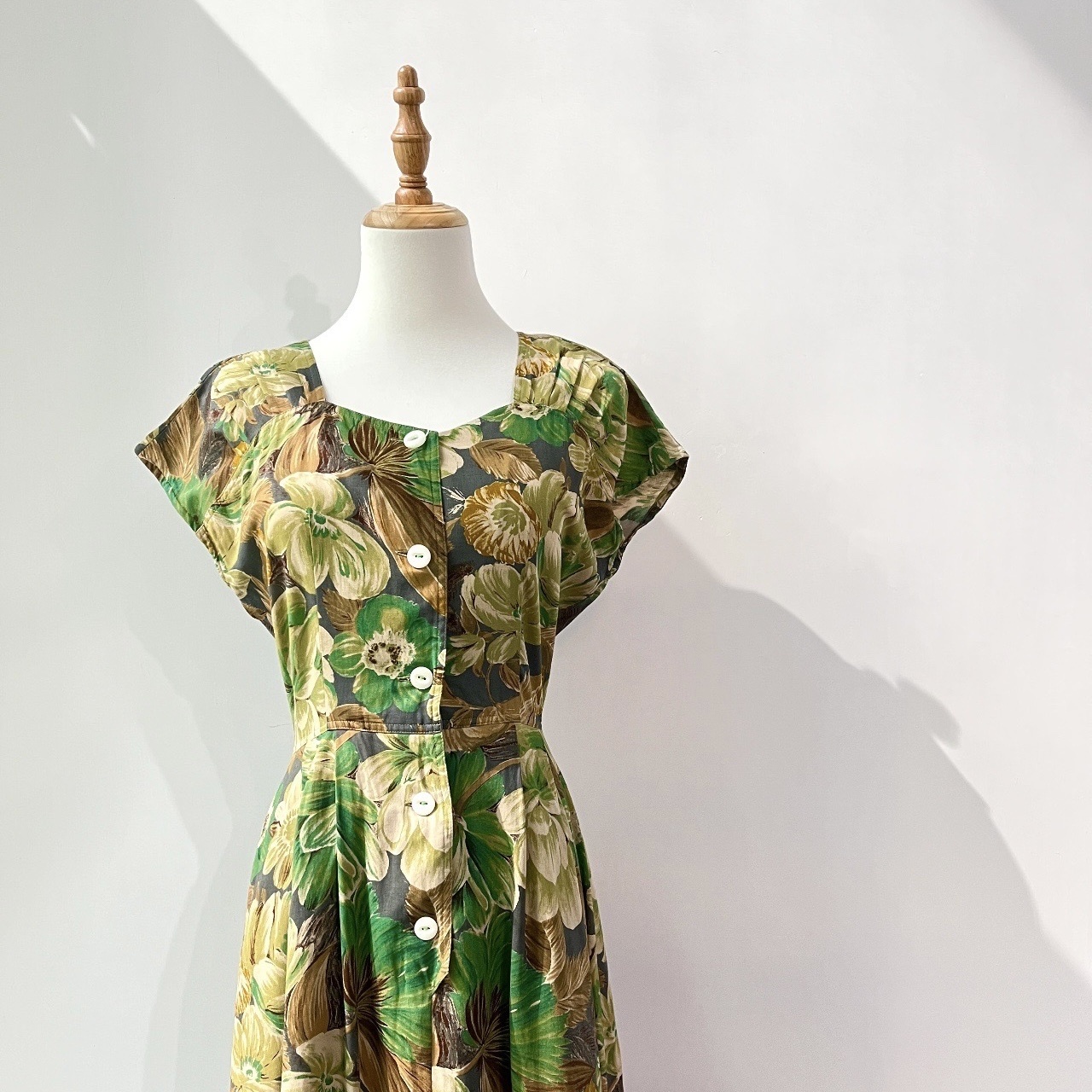 綠色油畫大花短袖連身裙