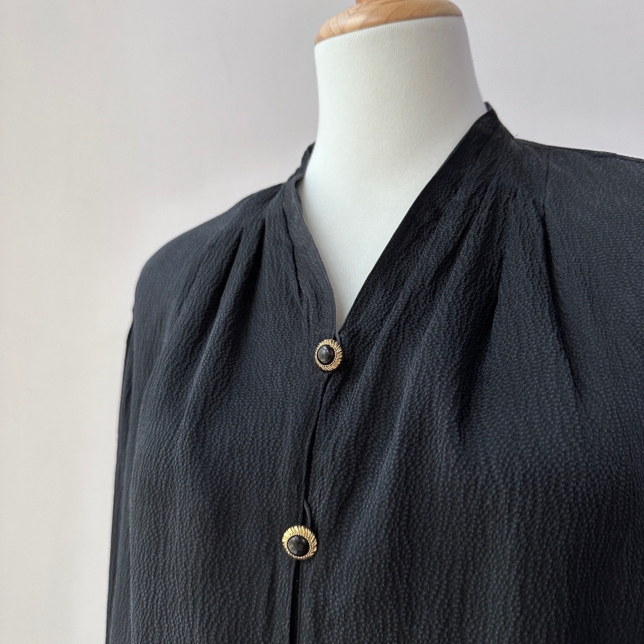 黑色華麗感V領上衣