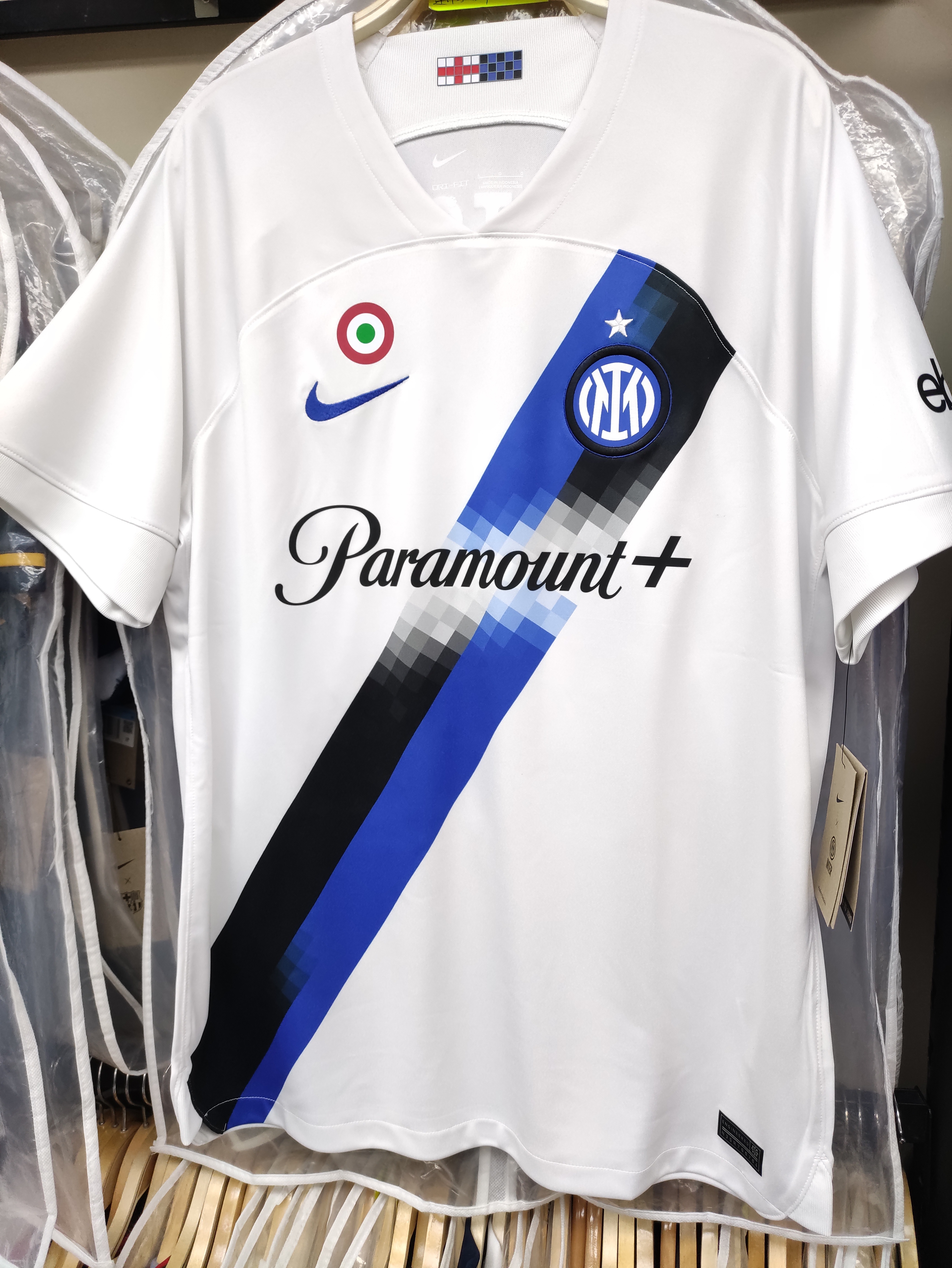 23-24國際米蘭作客球迷版球衣