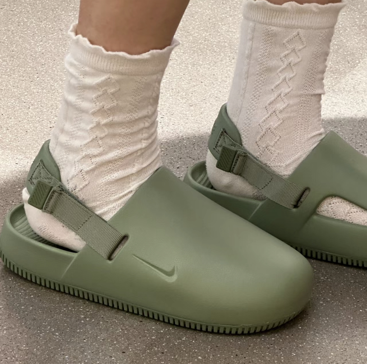 <2025ByeBye👋🏻> Nike Calm Mule "Oil Green" 橄欖綠 穆勒鞋 女款