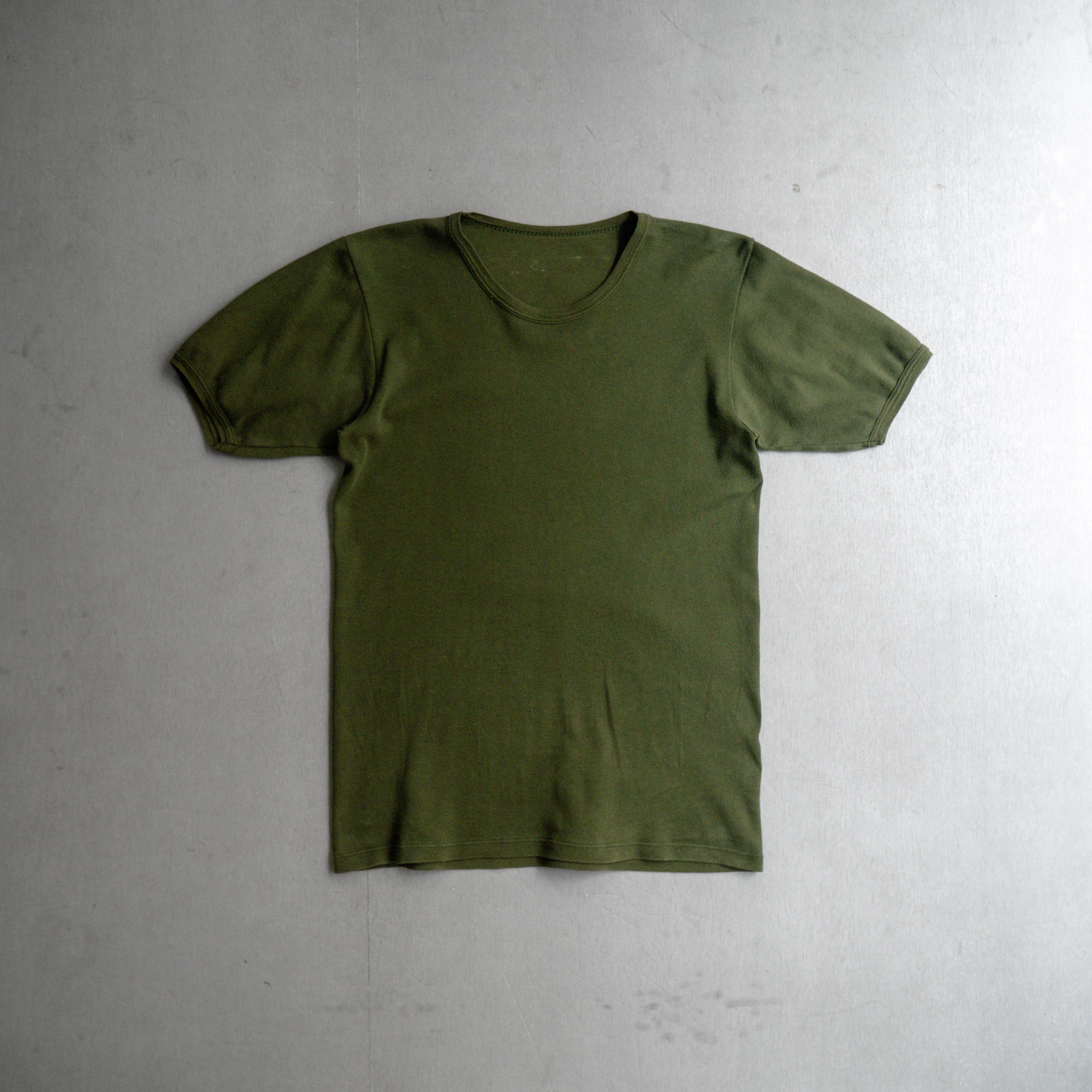 BRITISH ARMY OLIVE PT SHIRT 英國 軍用 公發 運動 圓領 束口 軍綠 T恤