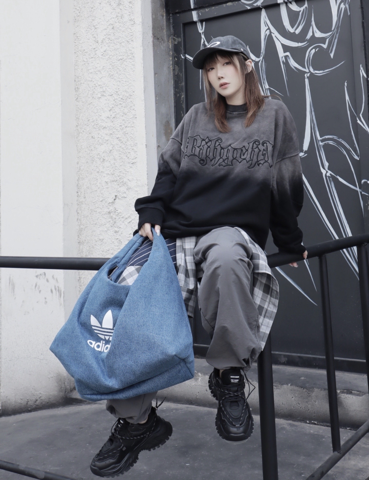 本週限時接單!! Adidas Originals 大容量 水洗雲朵包 手提包 肩背包 單寧 黑灰 (附小零錢包) IX7693 IX7694/預購