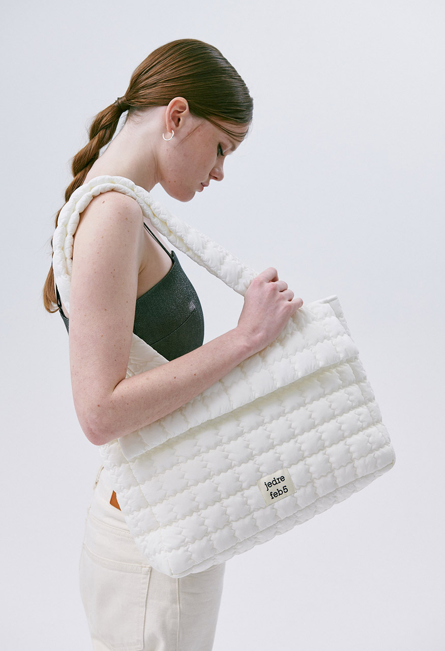 JEDREFEB5 PUZZLE PADDED SHOULDER BAG