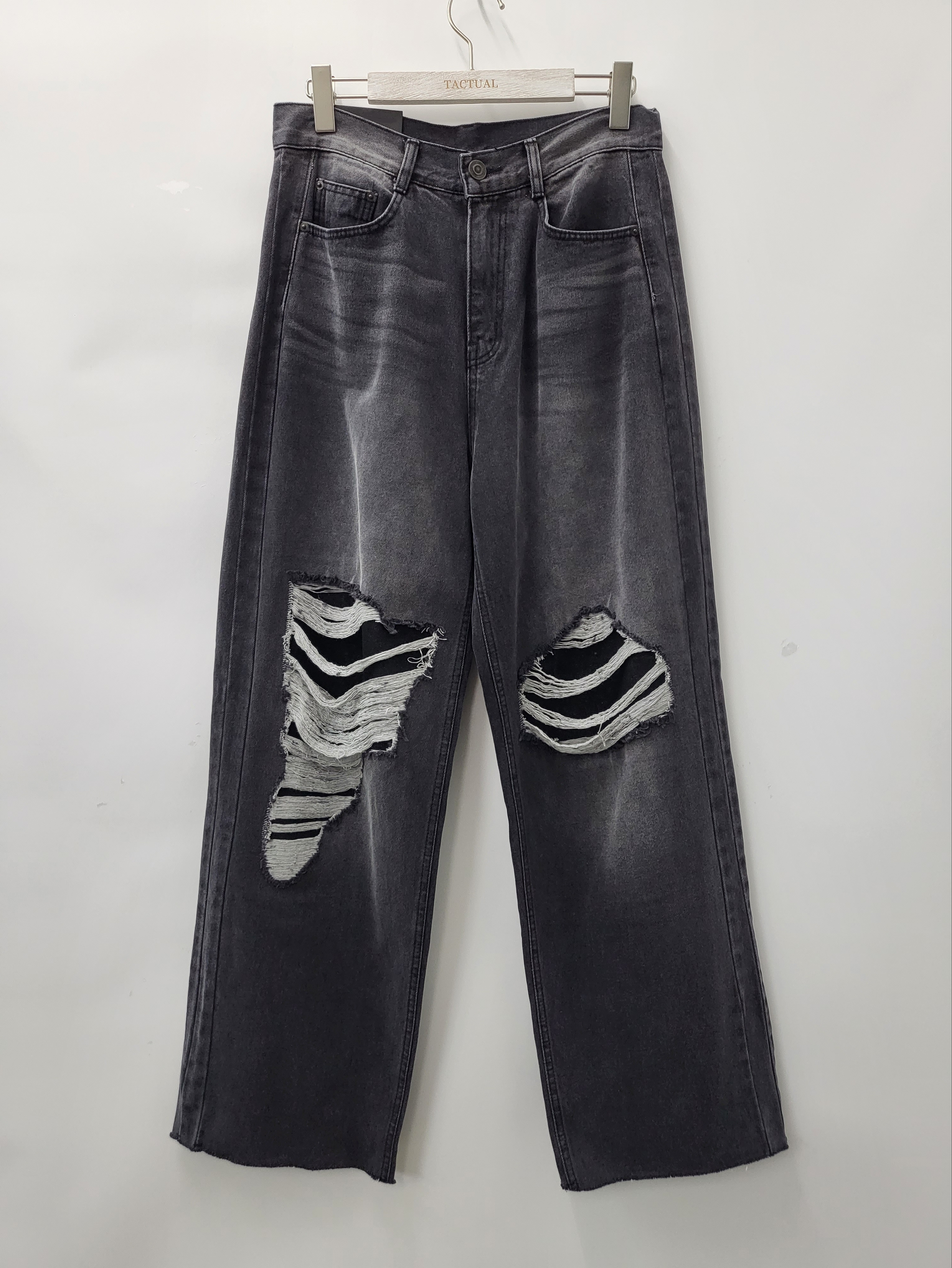 洗水仿破洞鬆身牛仔褲 J697