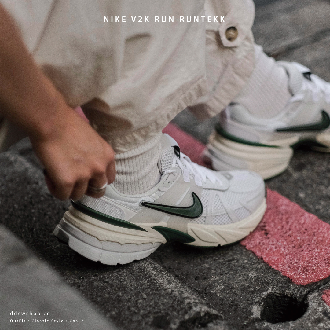 Nike V2K Run 復古千禧風 綠色勾勾 奶油底 FD0736-101