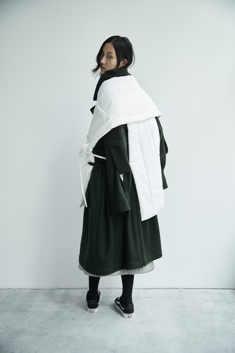 後開拉鍊造型袖大衣