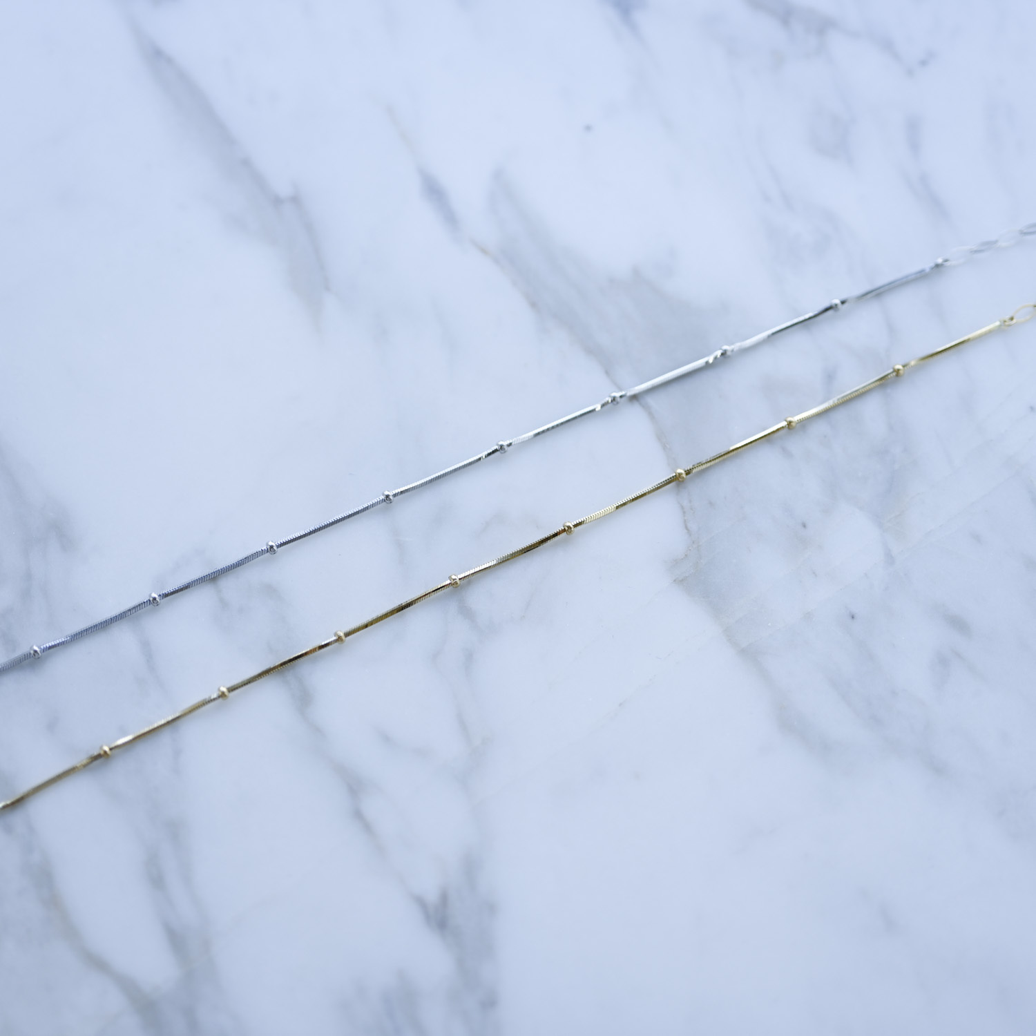 18K Dot Plain Gold Bracelet