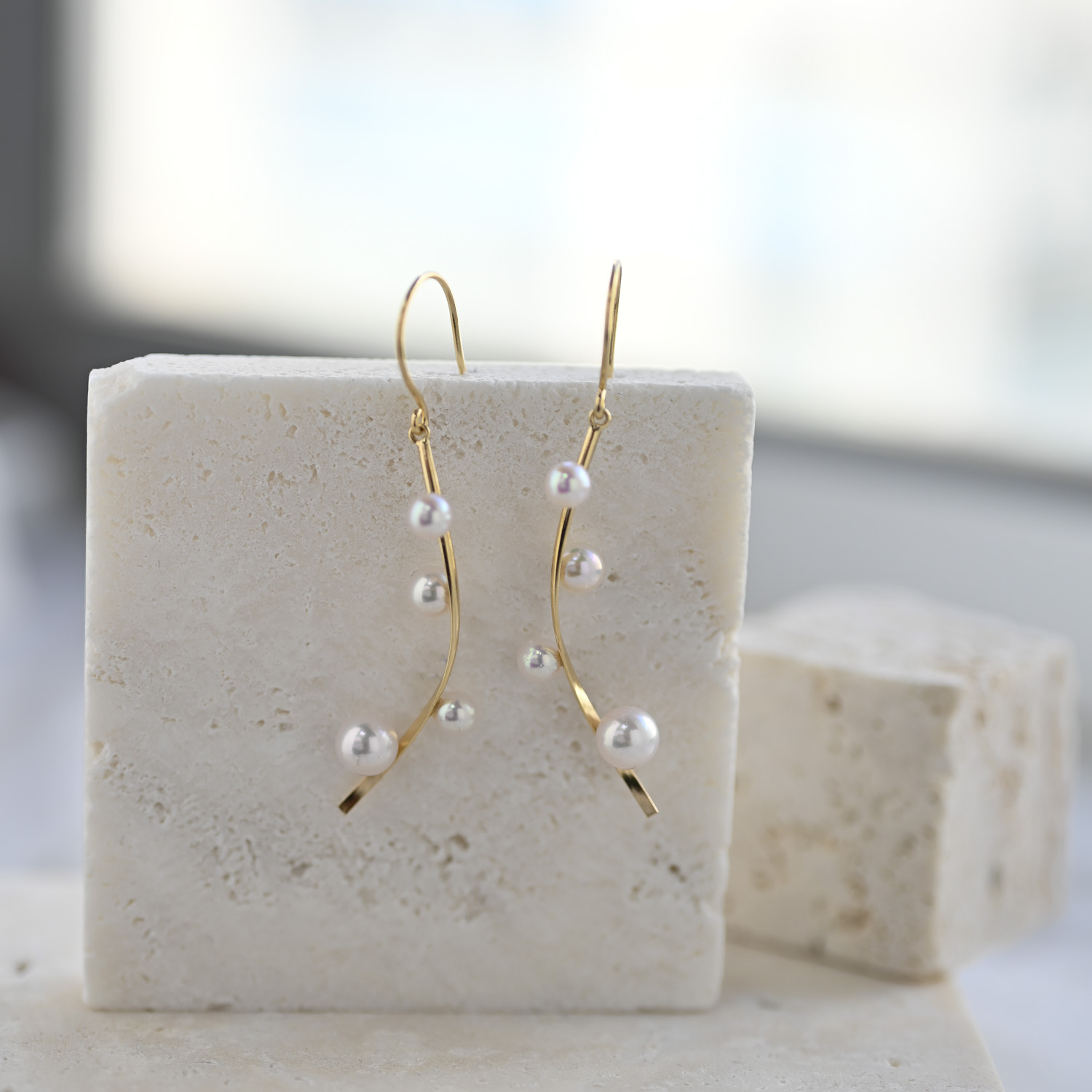 18K Curvy Long Akoya Pearl Earring