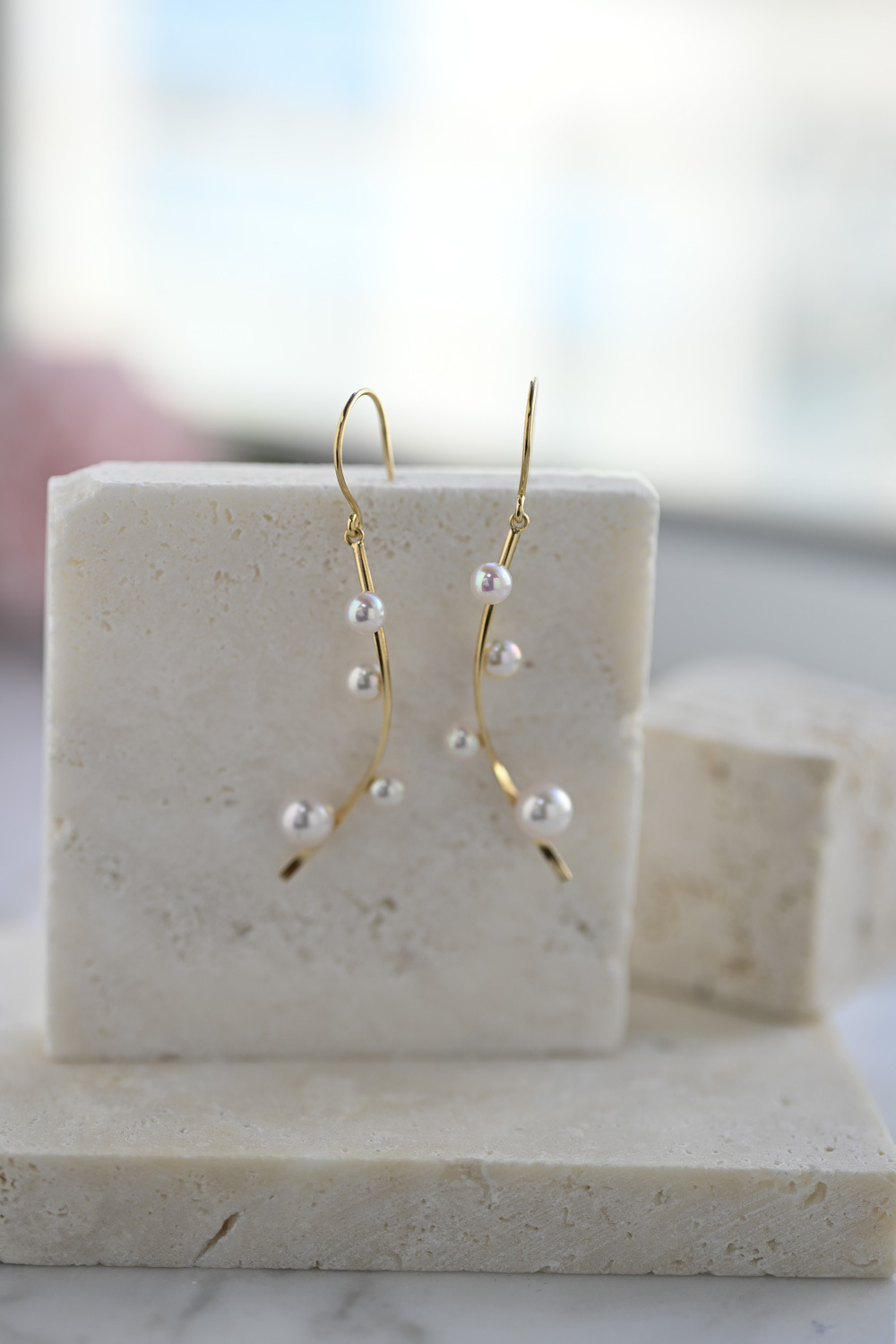 18K Curvy Long Akoya Pearl Earring