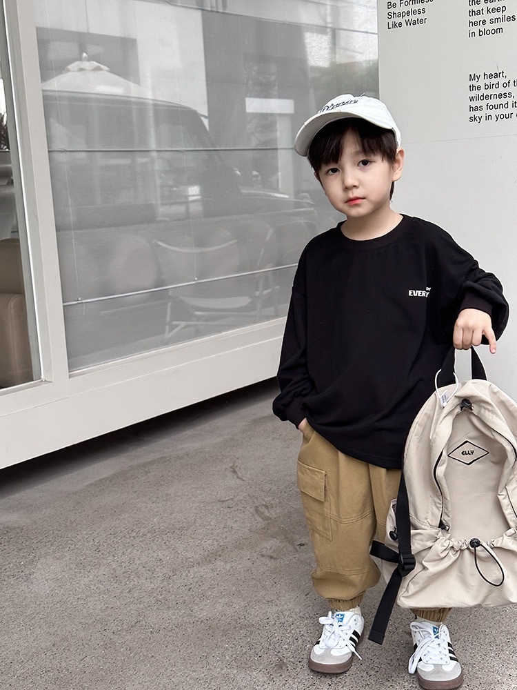 簡單字母2色上衣