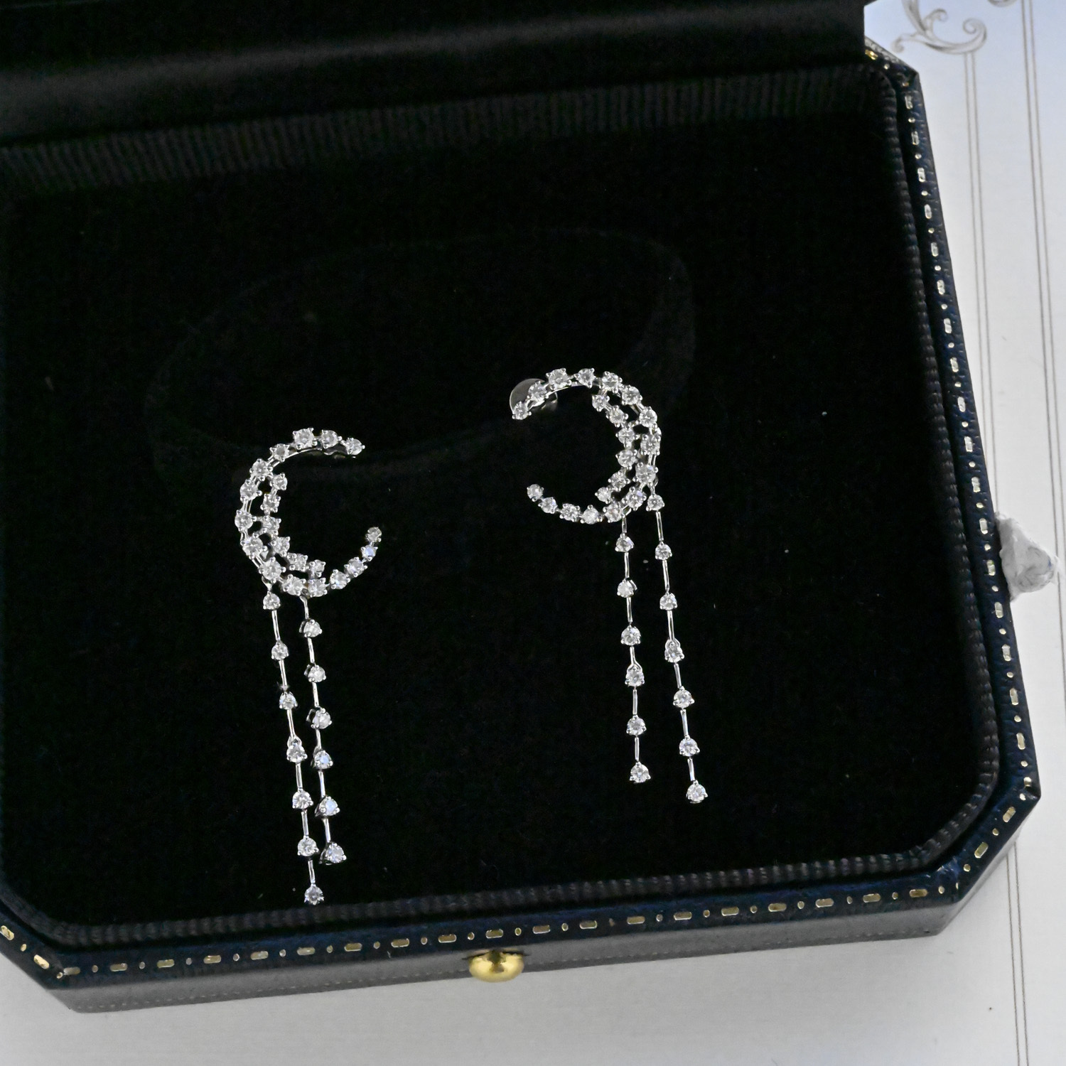 18K Moonlight Long Diamond Earring