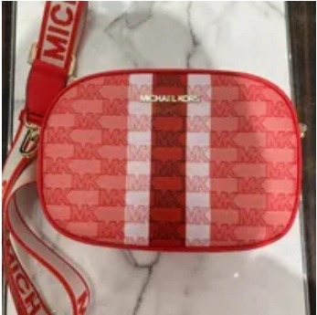 [S] MICHAEL KORS 35F3GTVC2I JET SET TRAVEL MD OVAL CAMERA XBODY,DK SANGRIA, 196163985954 (SMK566)