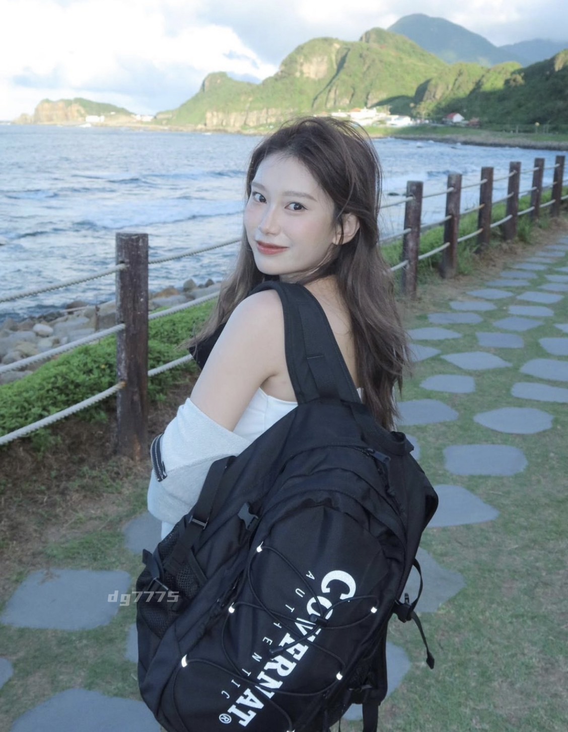 #現貨 COVERNAT多功能後背包 27L 反光設計 筆電包