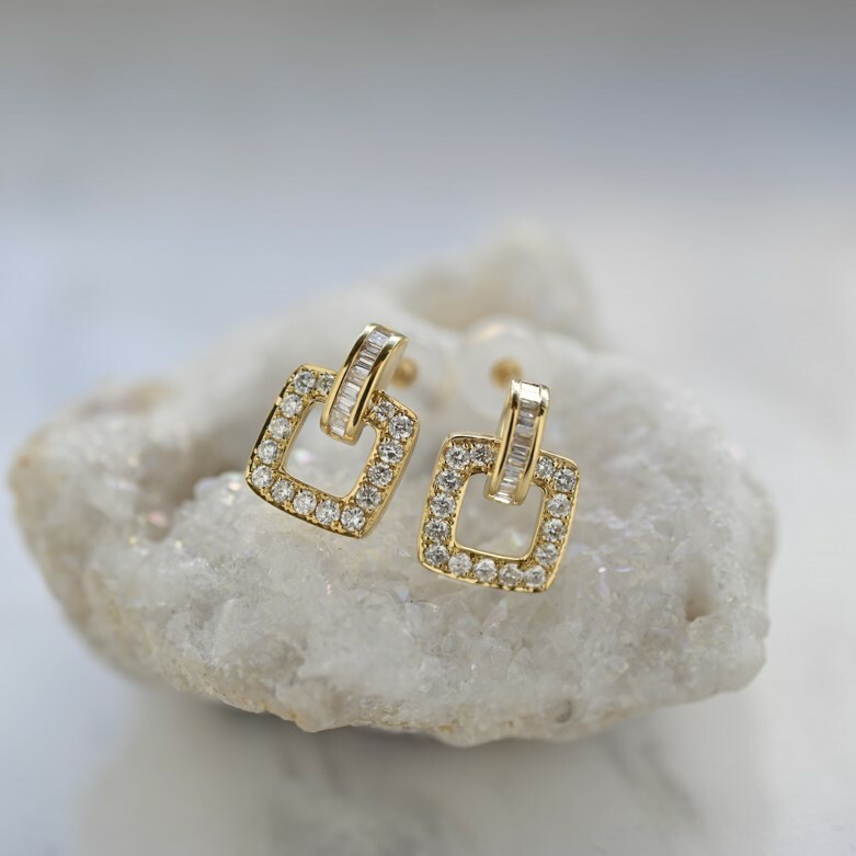 18K Classio Diamond Earring