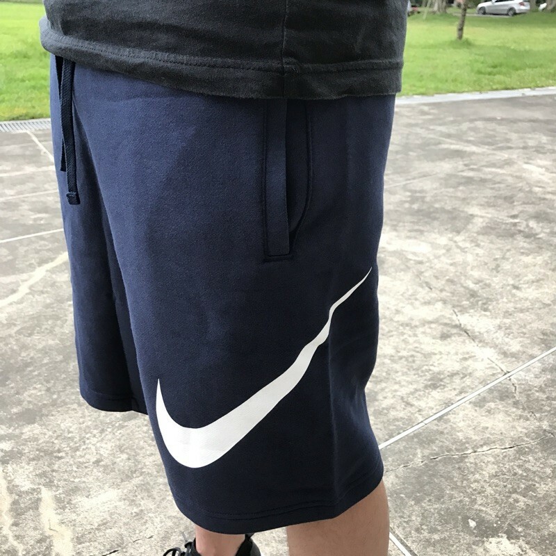 💥出清特價💥 NIKE 大勾 棉褲 短褲 深藍 (男款)