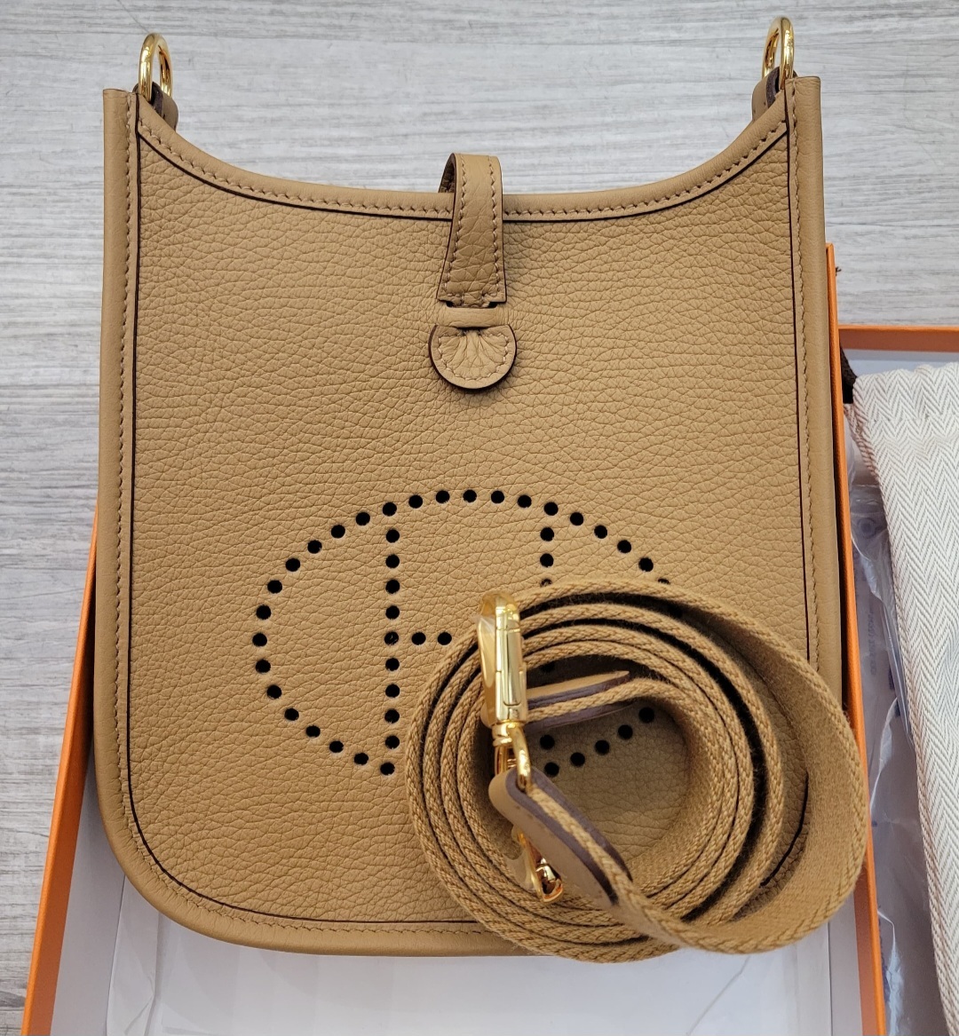 Hermes Mini Evelyne 4B biscuit CC   餅乾金扣