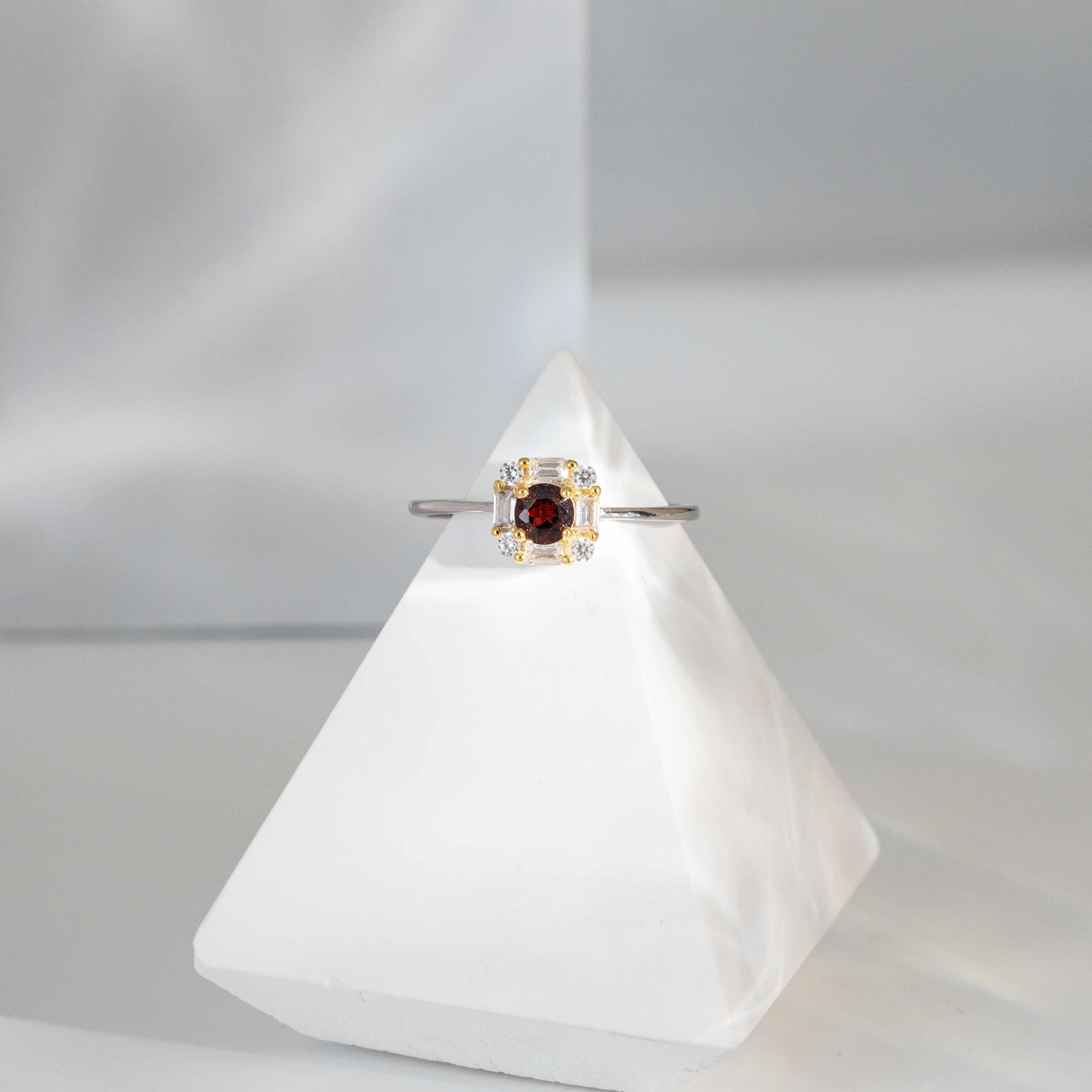 【紅石榴石】復古方塊戒指