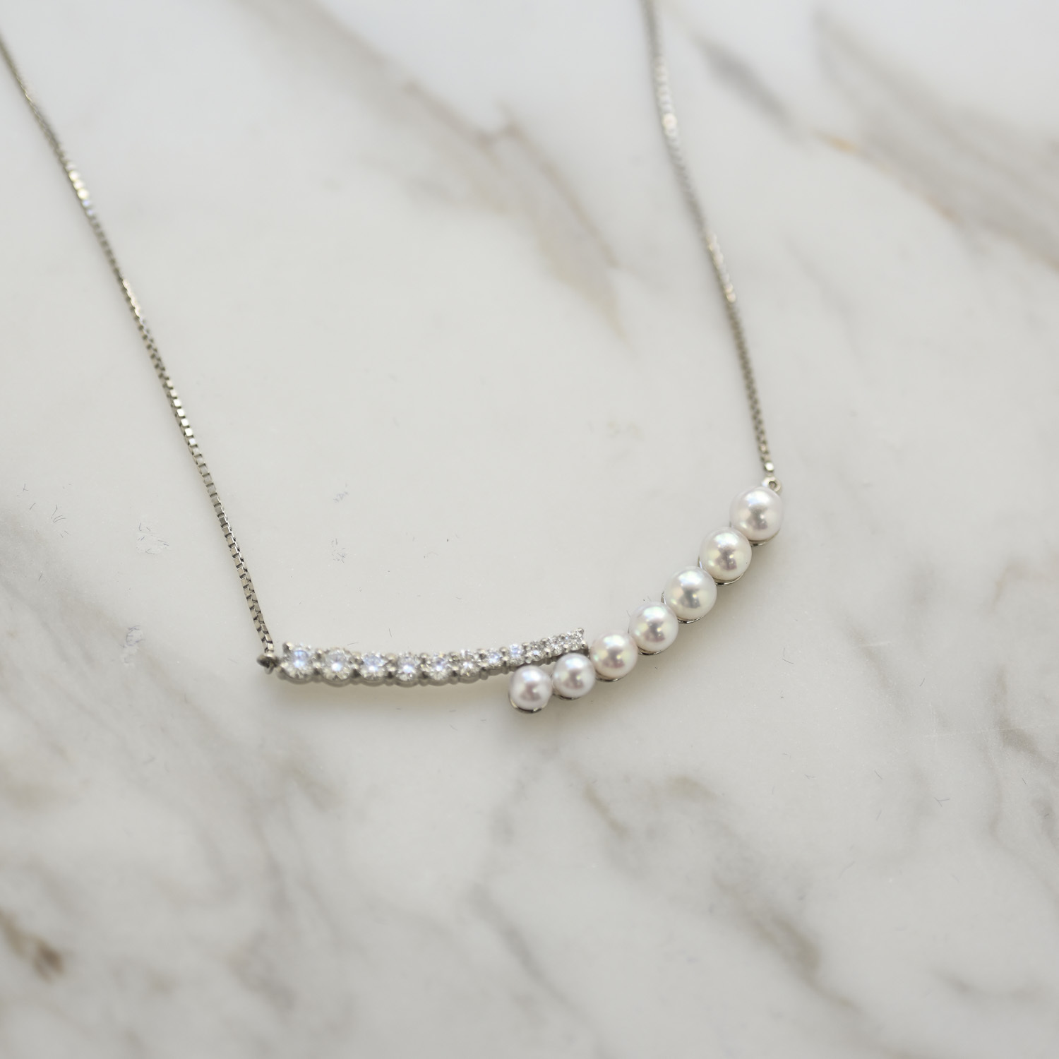 18K Smily Half Akoya Diamond Necklace