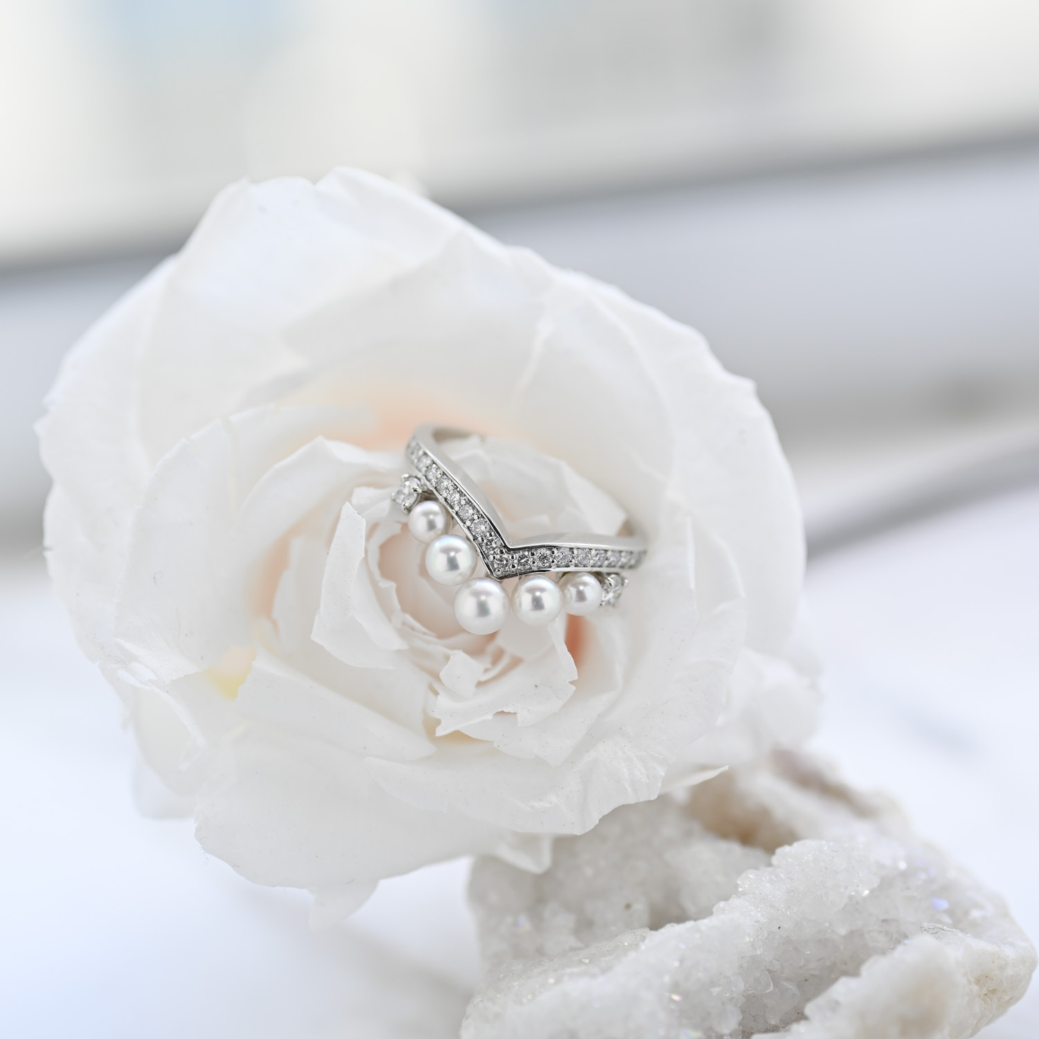 18K Elegance Crown Akoya Pearl Diamond Ring