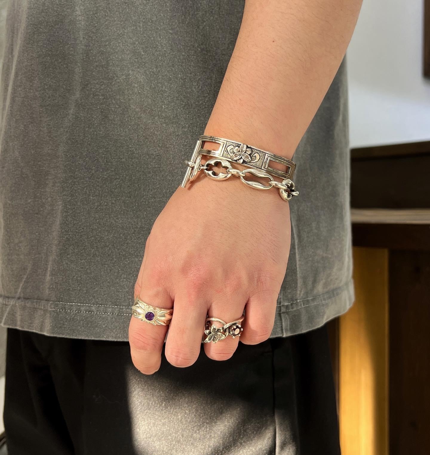 Lily Circle Ring with stone