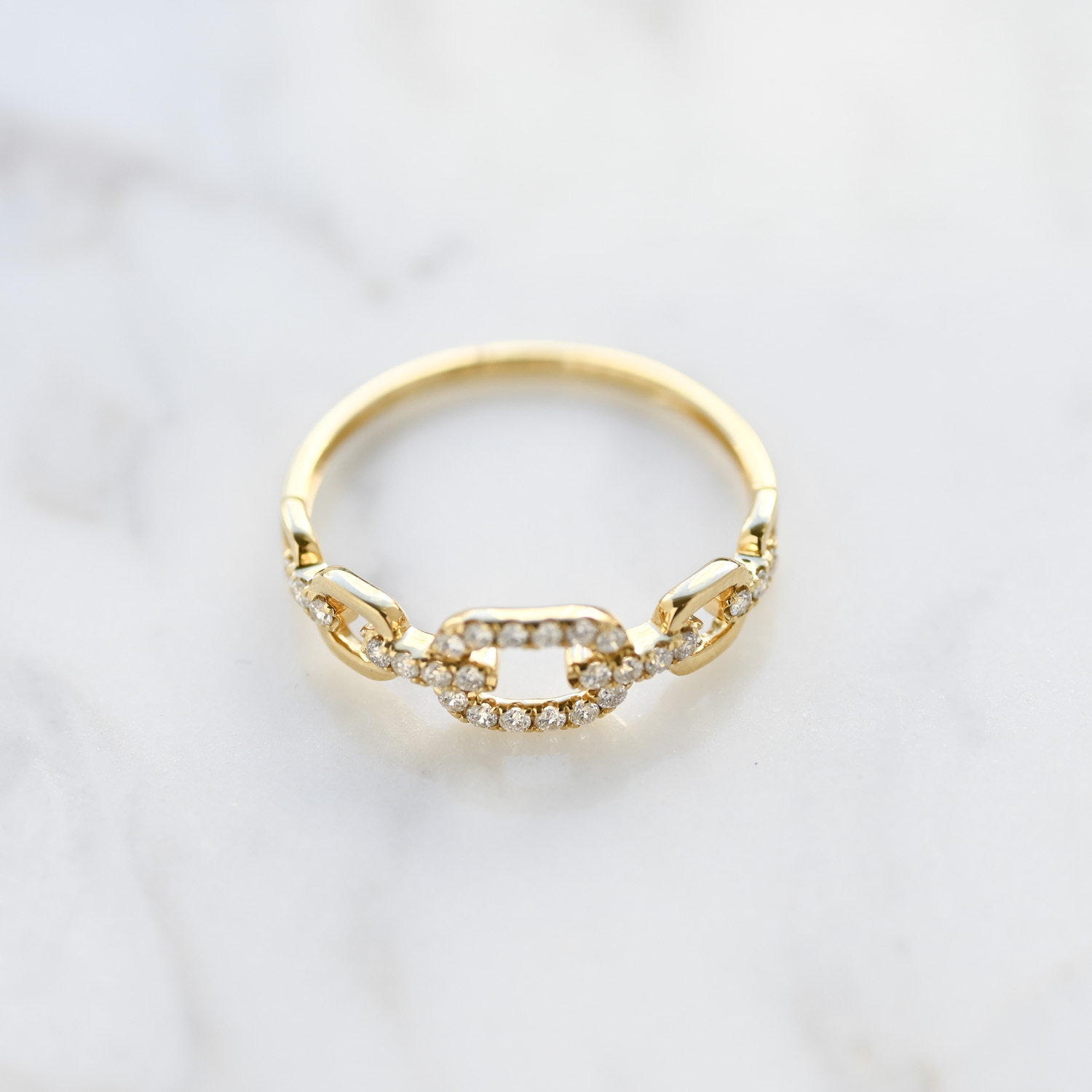 18K Causal Block Chain Diamond Ring