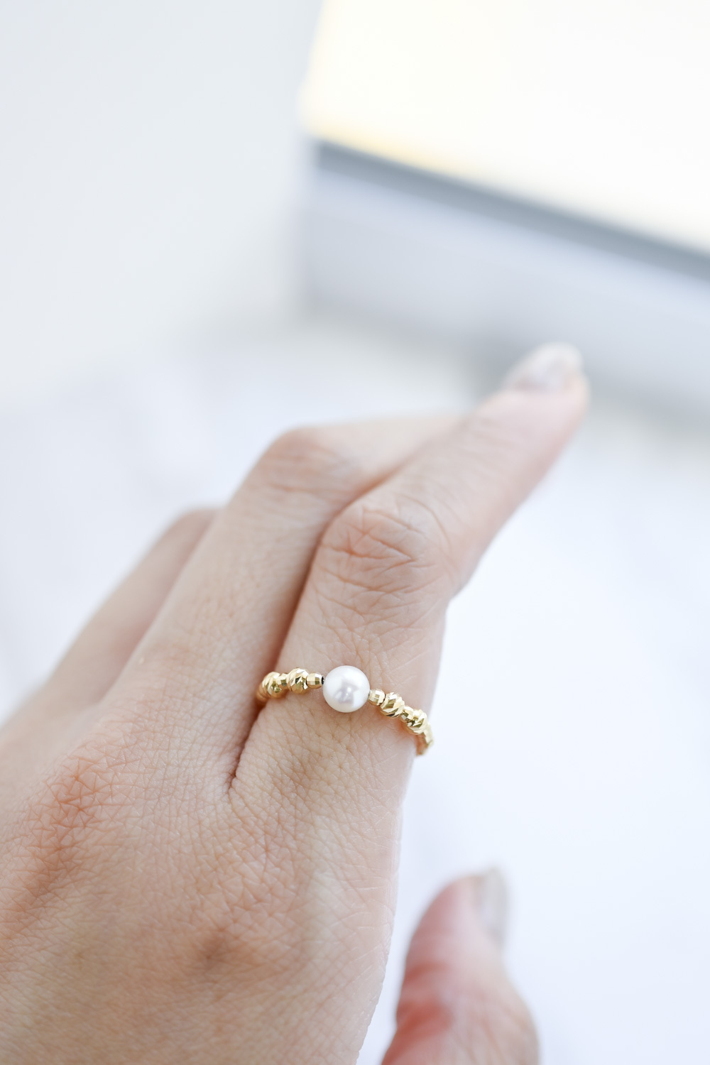 18K Single Pearl Akoya Elastic Ring