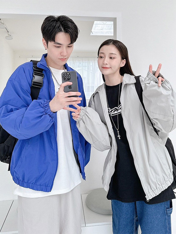 立領 下擺微縮口 素面防風外套