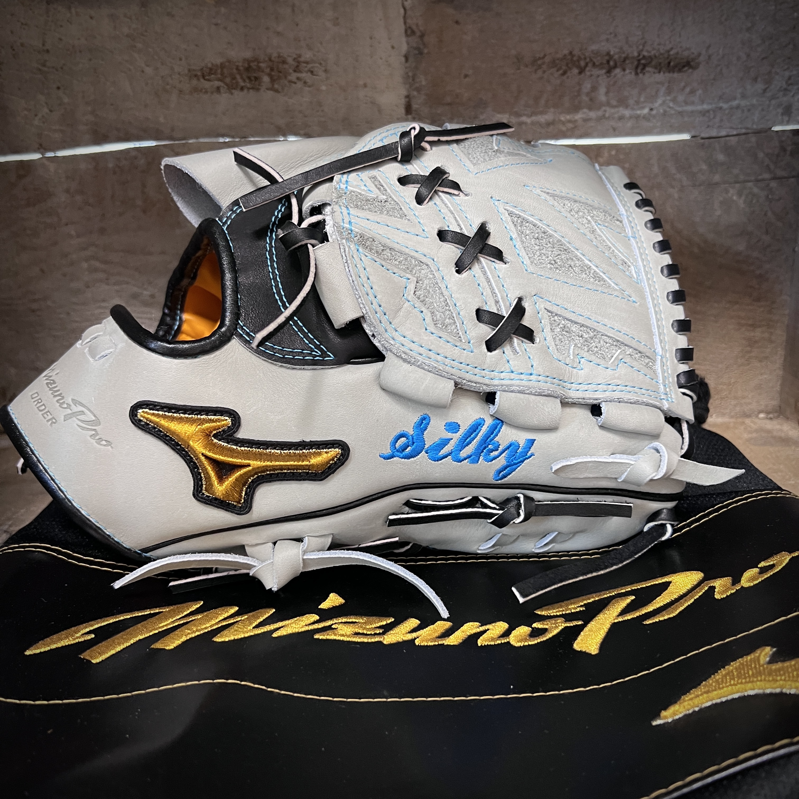 照片分享】 MizunoPro Order 硬式前田健太model -10mm
