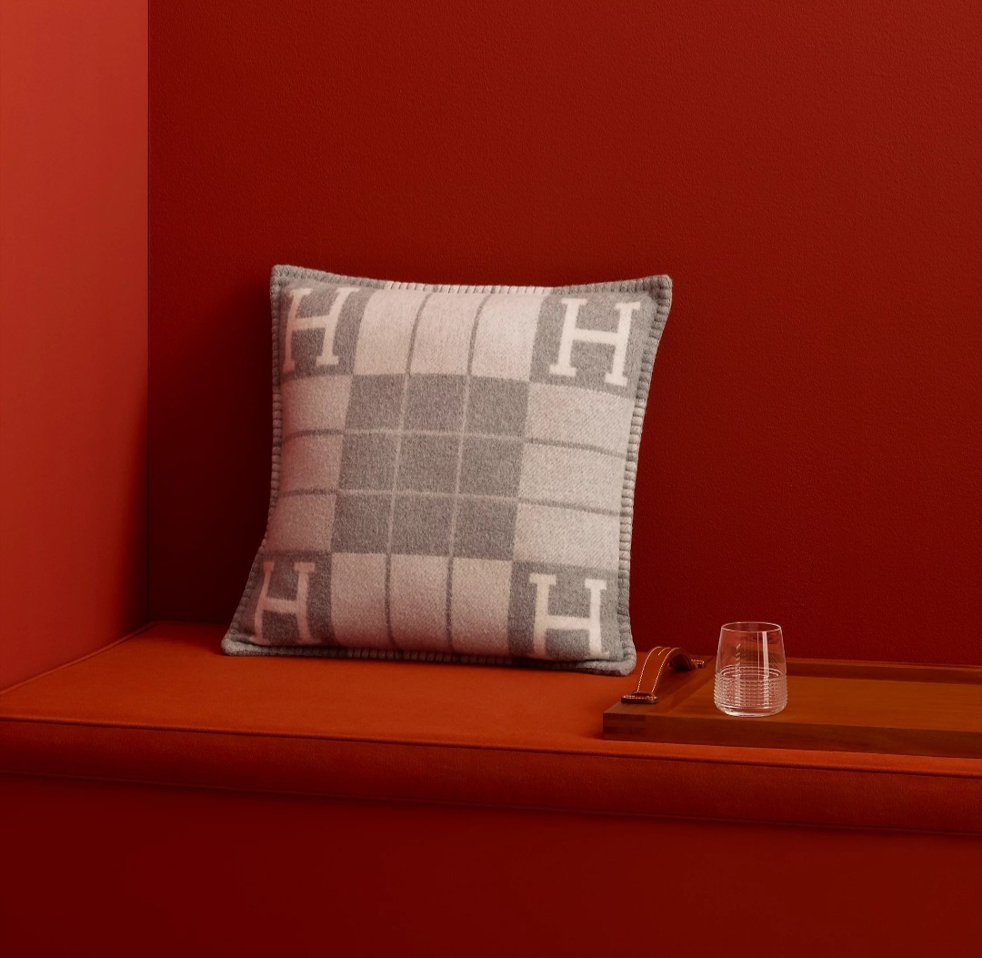 HERMES Avalon III pillow, small model GRIS