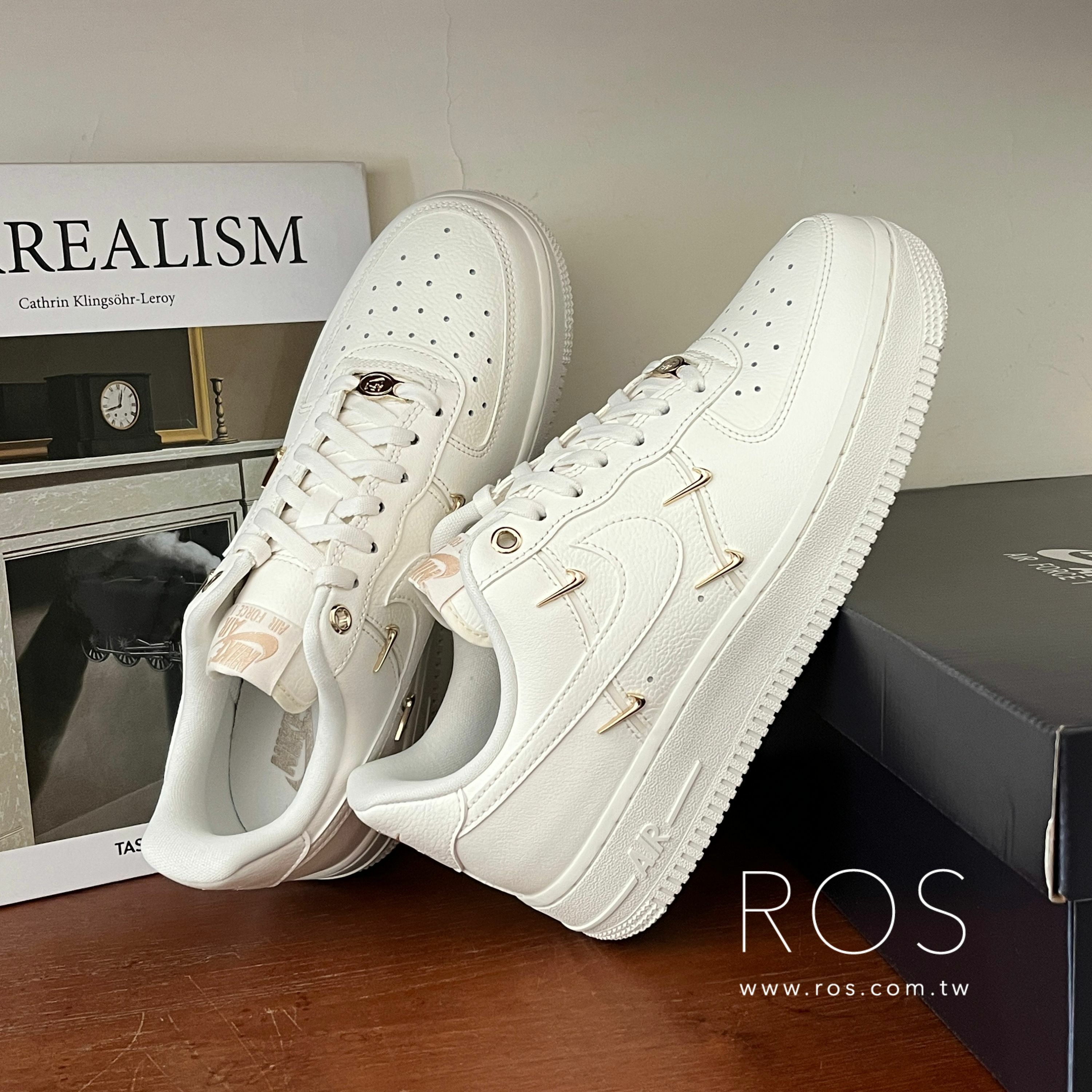 Nike Air Force 1 奶白小金勾