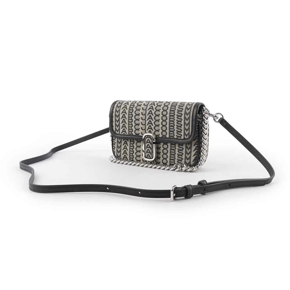 【MARC JACOBS】THE MONOGRAM J MARC 滿版標誌翻蓋迷你二用包(黑色/深米色) H901M06RE22 261