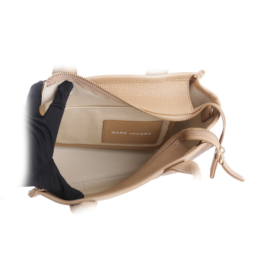 【MARC JACOBS】THE LEATHER TOTE 粒面皮革小款托特包(駝色) H009L01SP21 230