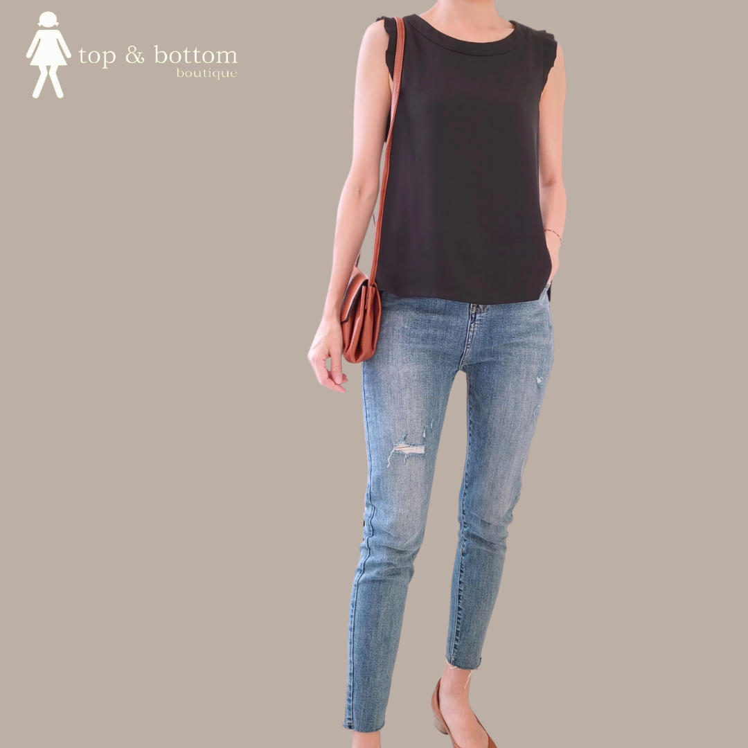 BACK ZIP ASYMMETRIC BLOUSE