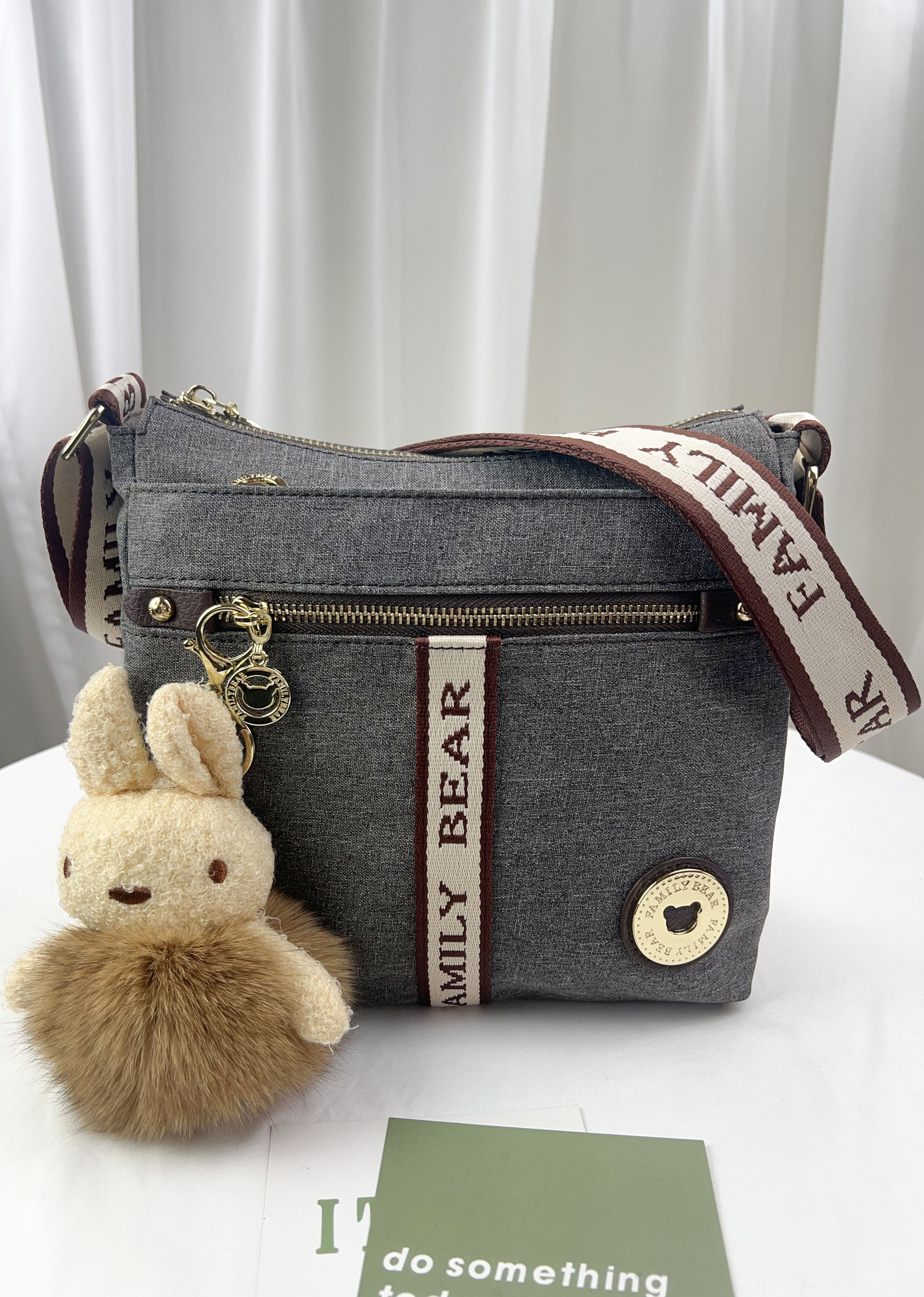 FamilyBear 織帶灰配咖防潑水肩背包 / 側背包 附兔兔吊飾 #2676