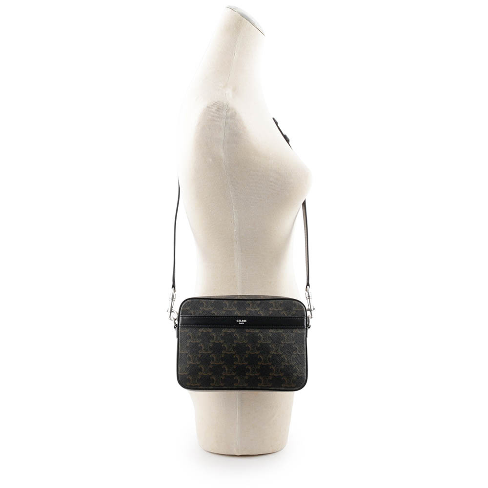 【CELINE】TRIOMPHE 塗層帆布及小牛皮拉鍊郵差包(黑色) 113942EVJ.38SI