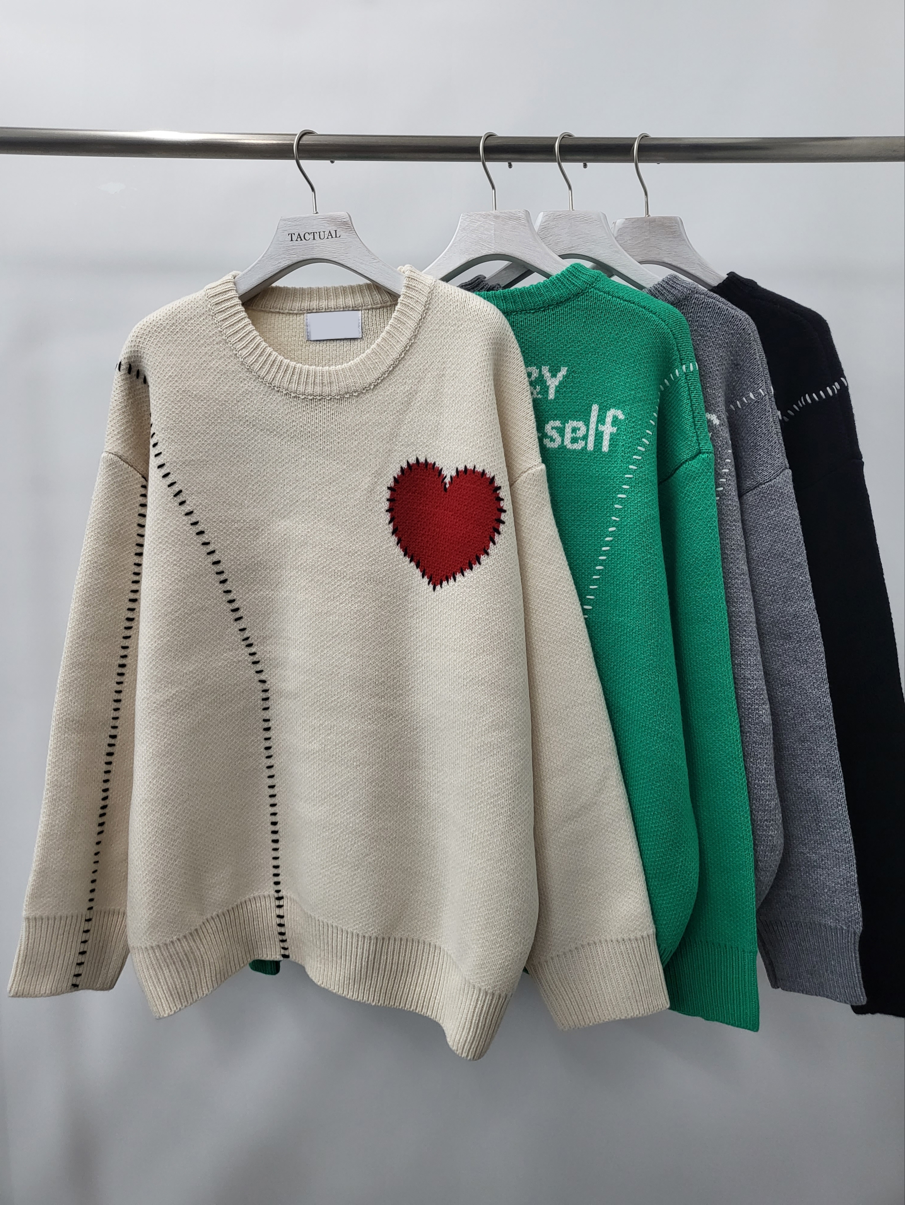 圓領心形圖案針織衫 T5195