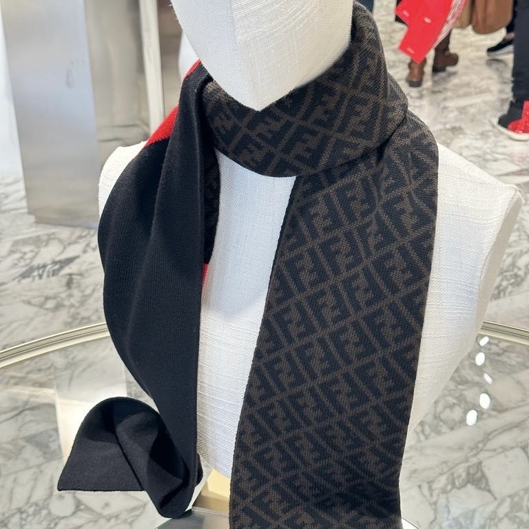 Outlet Fendi Scarf
