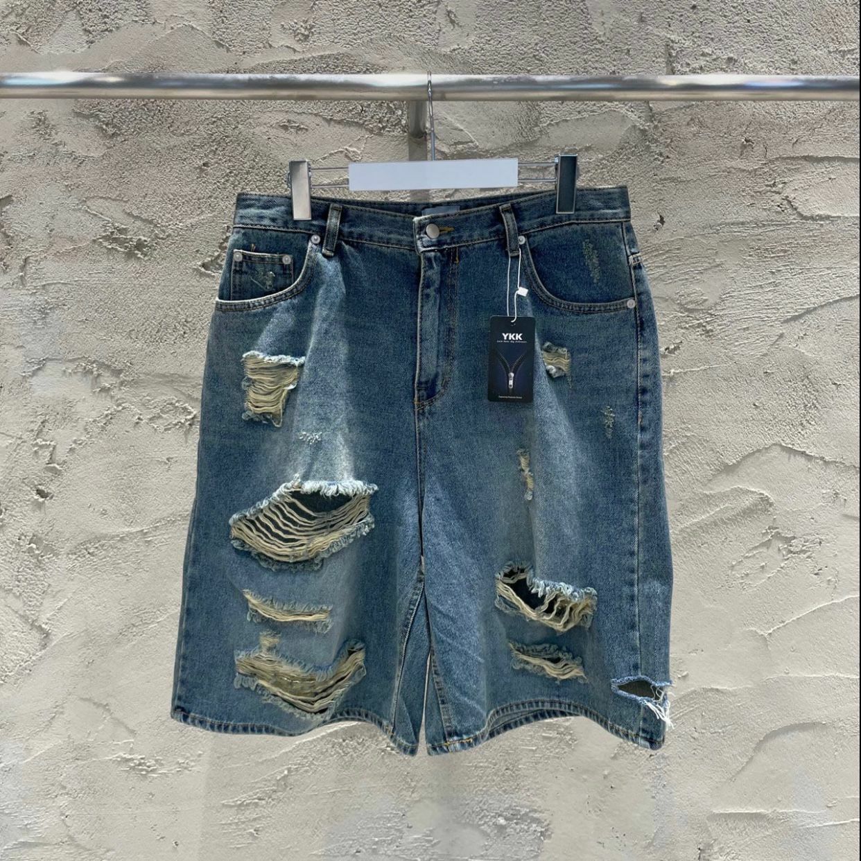 破洞牛仔短褲 WEEKEND-007P